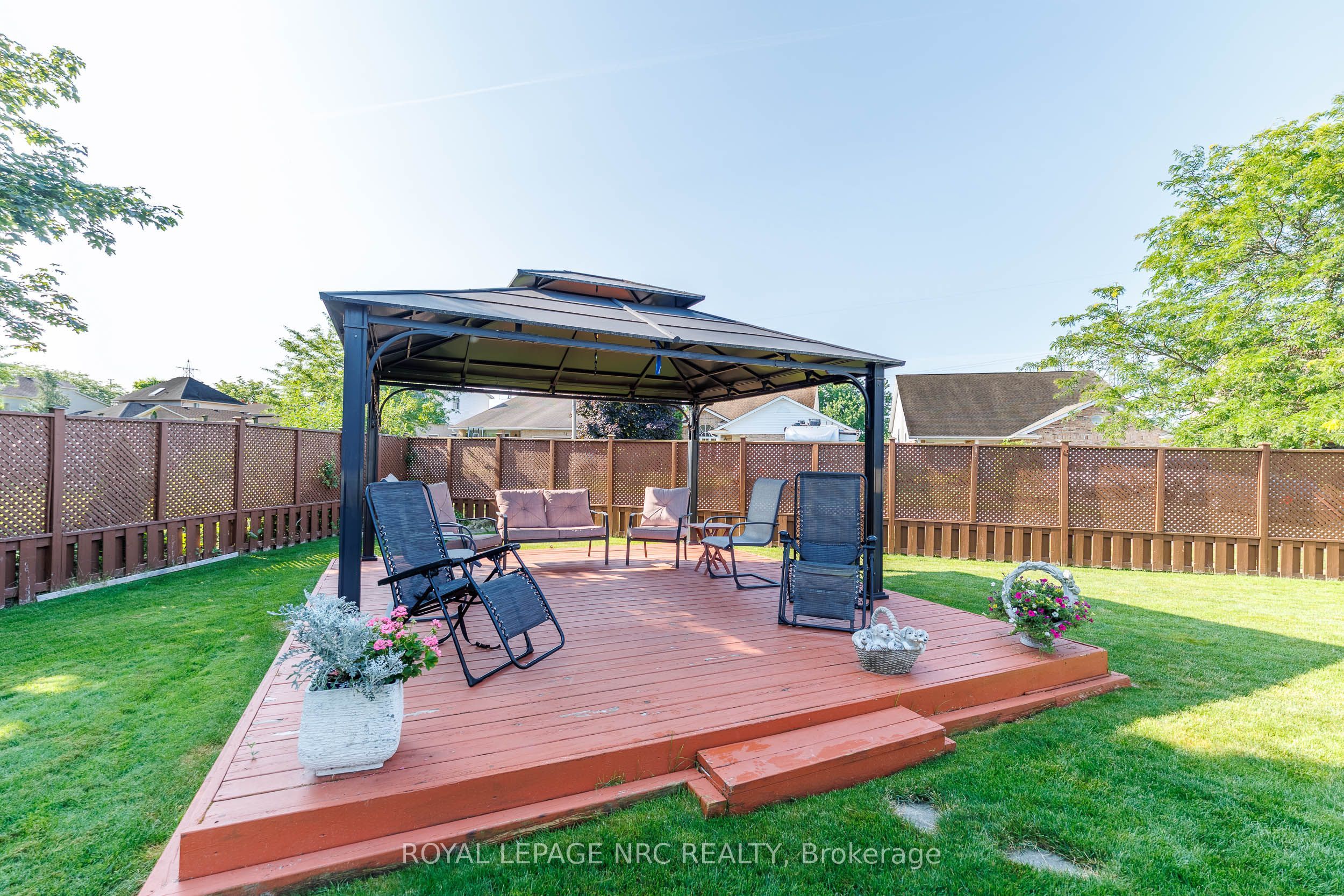 15 Foxhill Crescent Property Photo 28