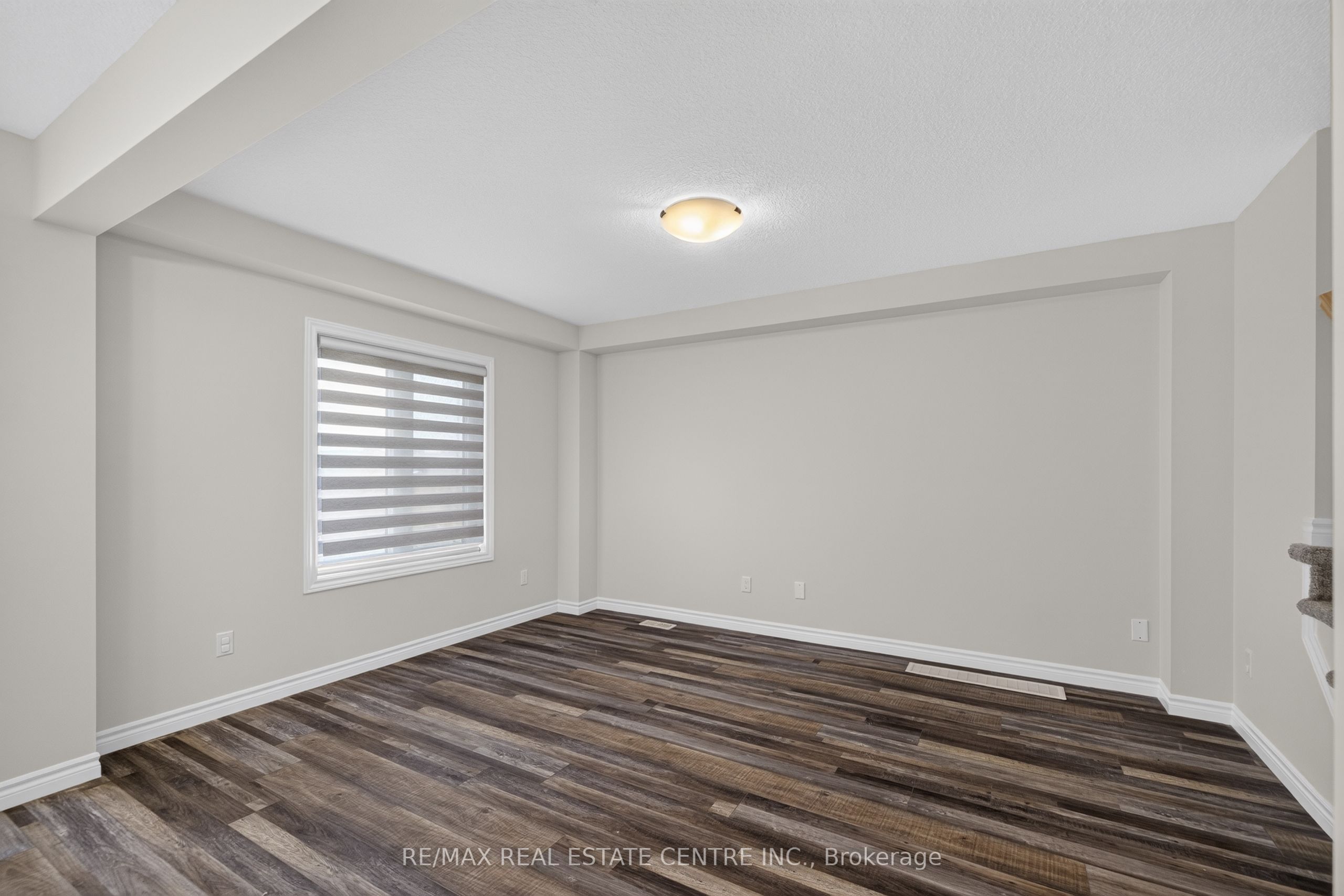 296 Bradshaw Drive Property Photo 10