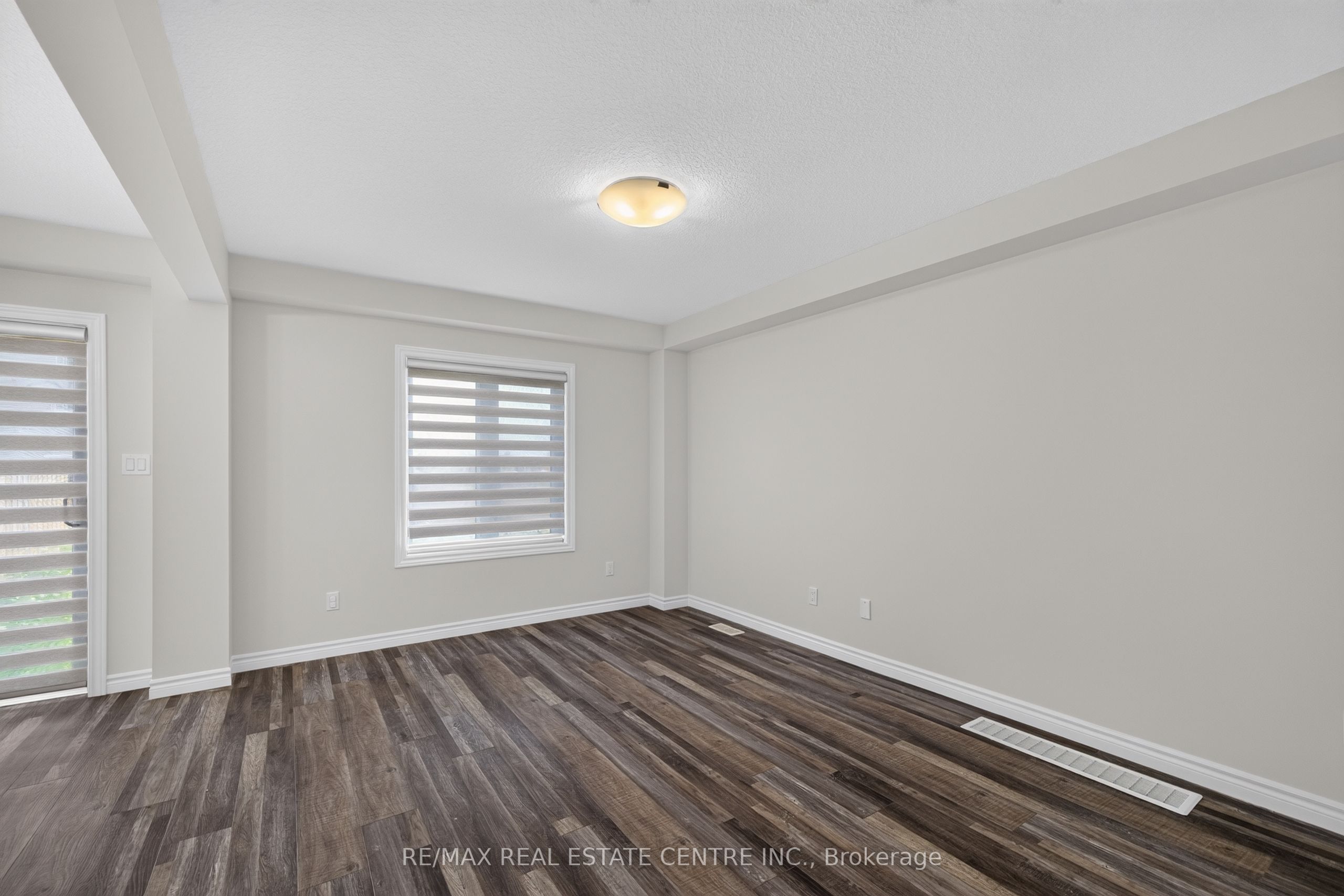 296 Bradshaw Drive Property Photo 12