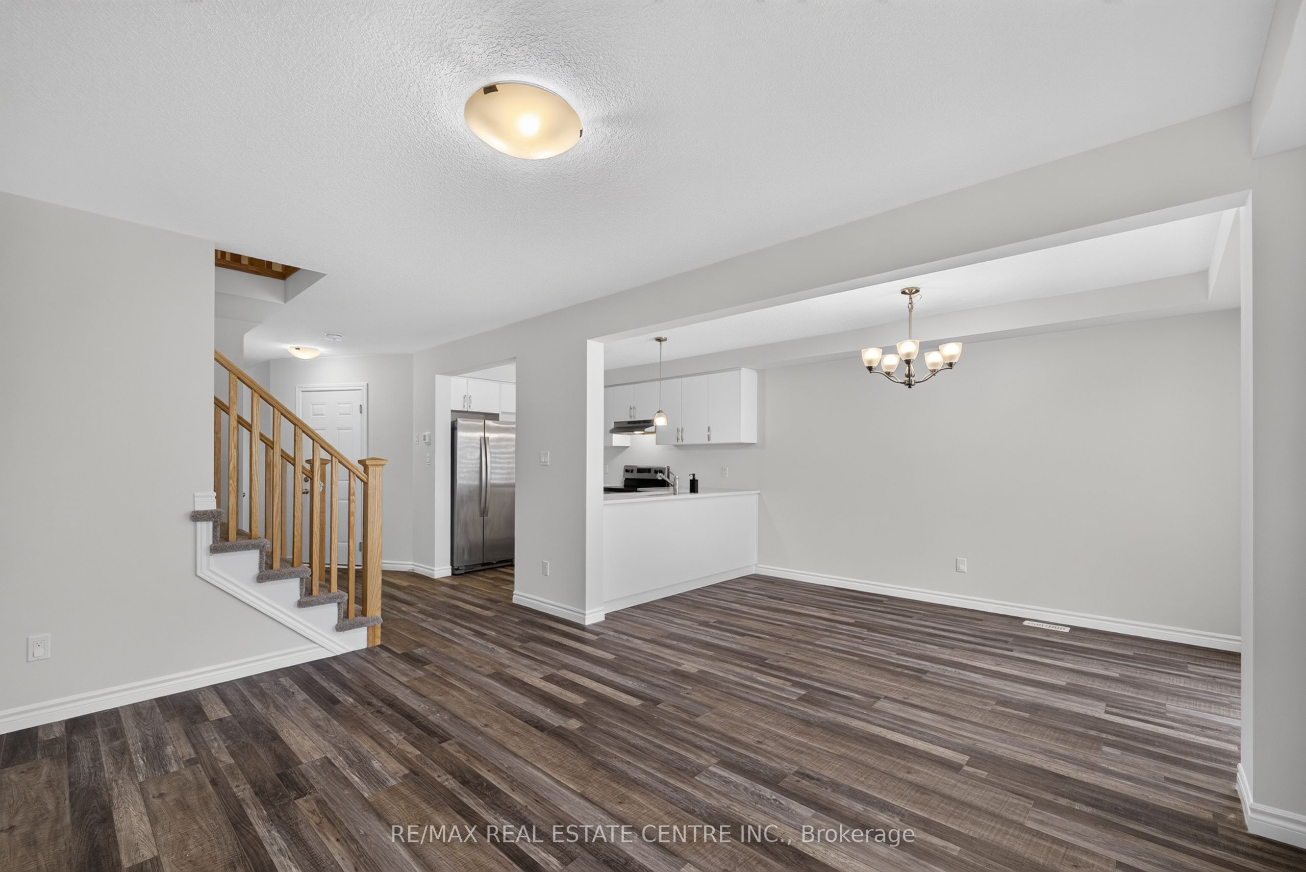 296 Bradshaw Drive Property Photo 14