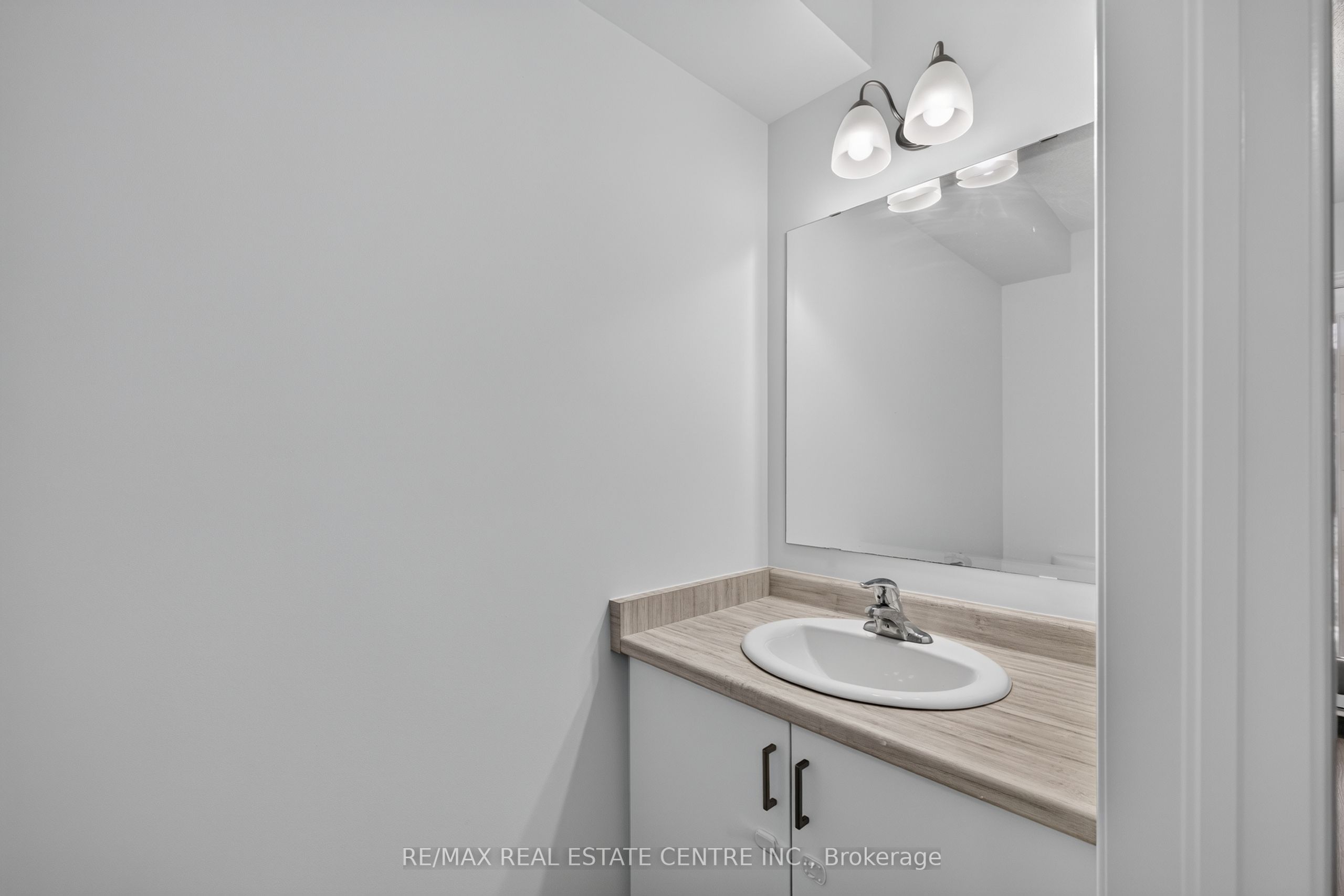 296 Bradshaw Drive Property Photo 28