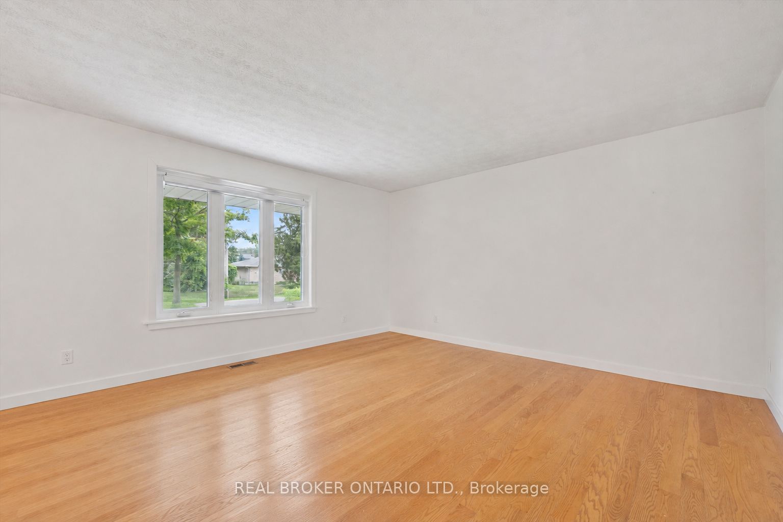 27 Dawson Drive Property Photo 3