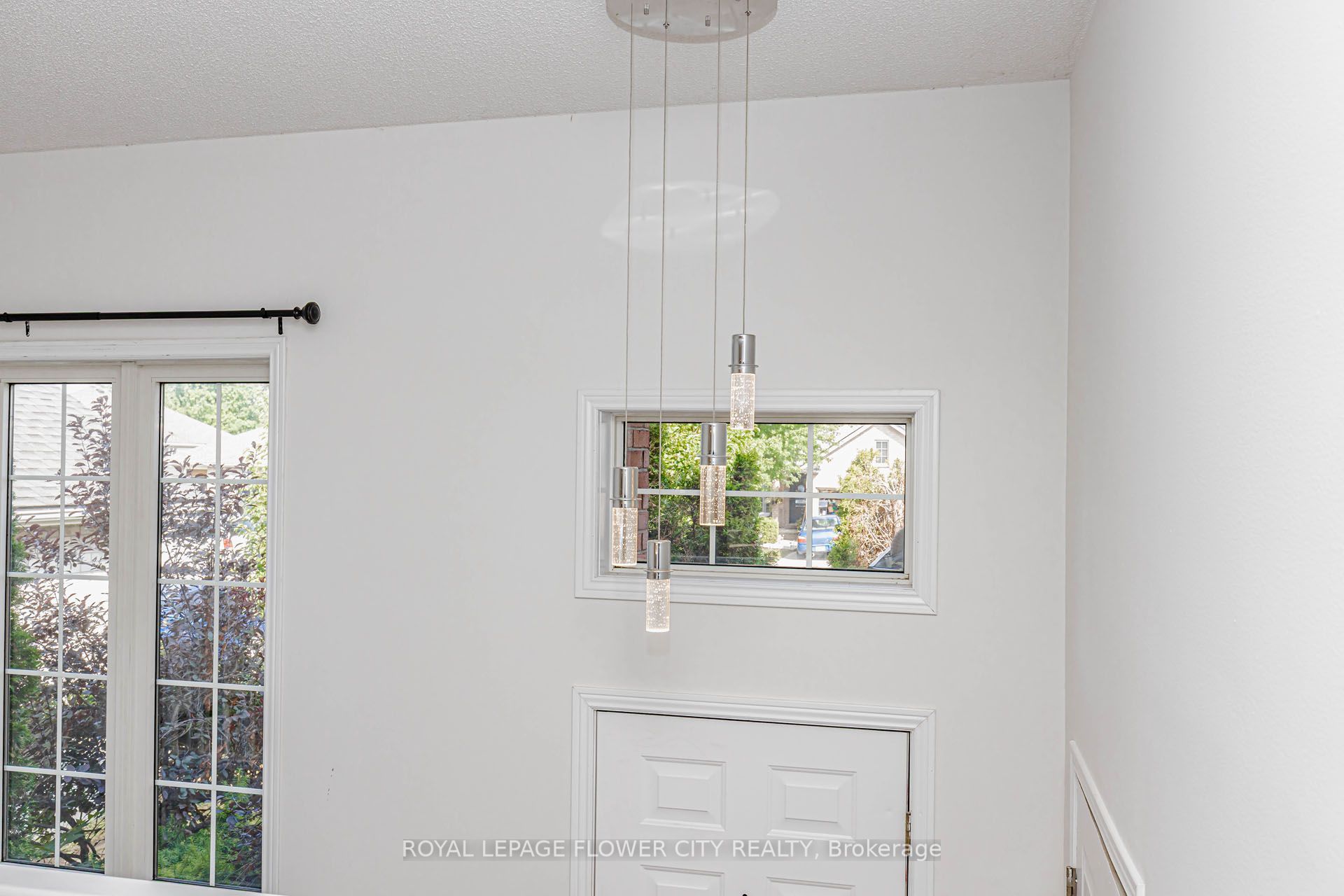 47 Queensway Drive Property Photo 8