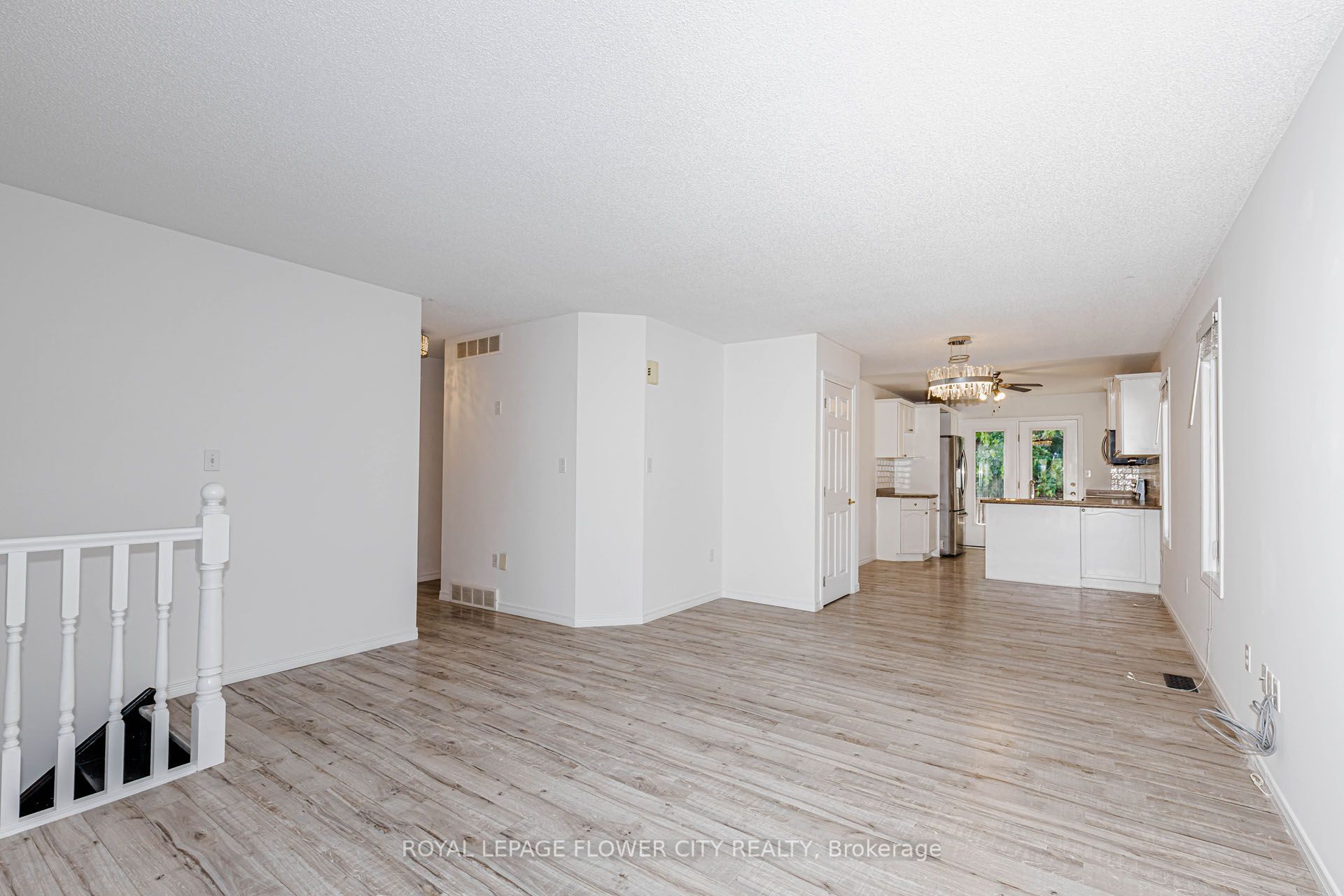 47 Queensway Drive Property Photo 11