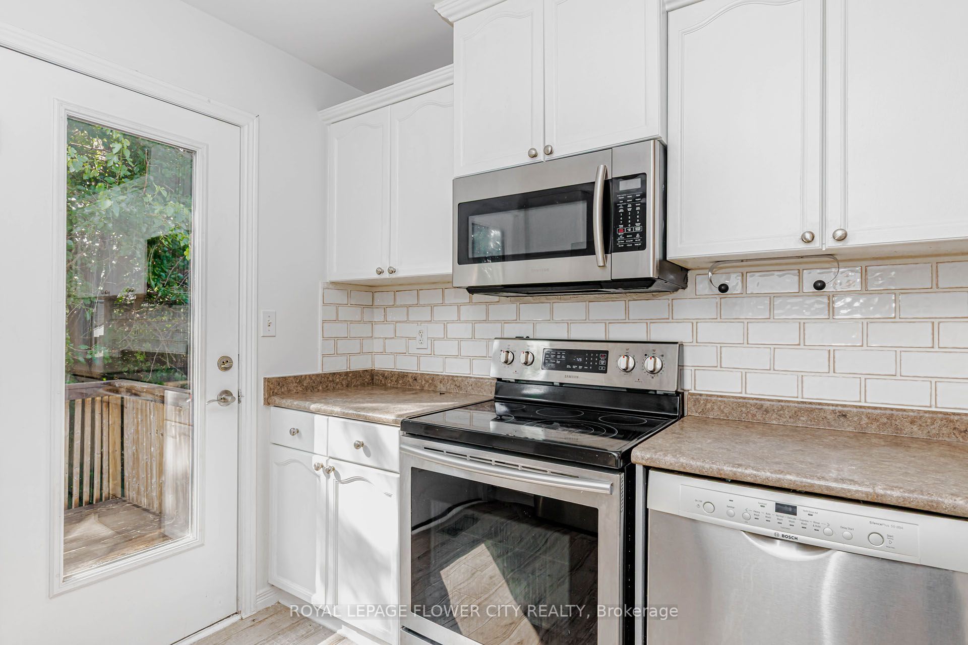 47 Queensway Drive Property Photo 19