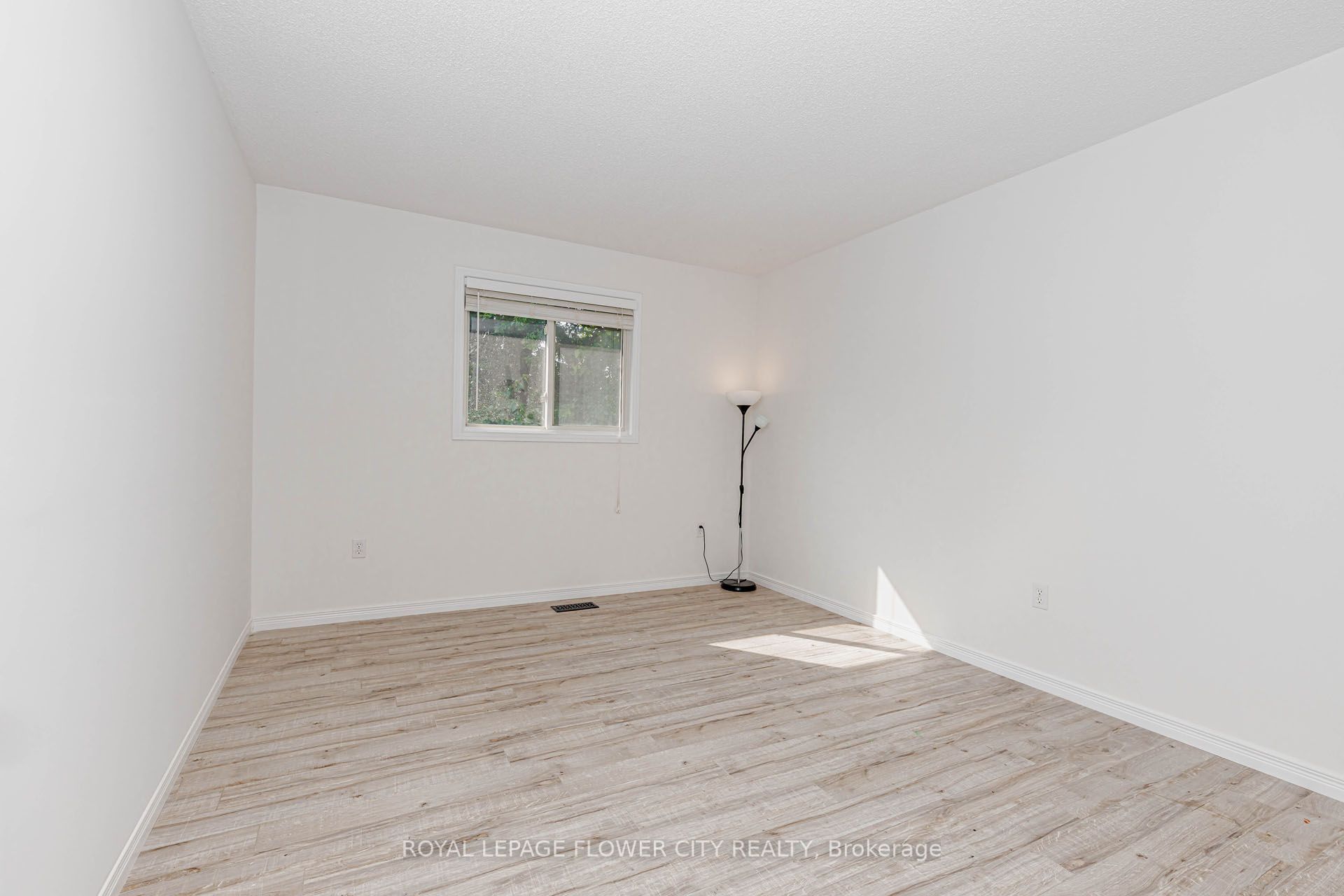 47 Queensway Drive Property Photo 23