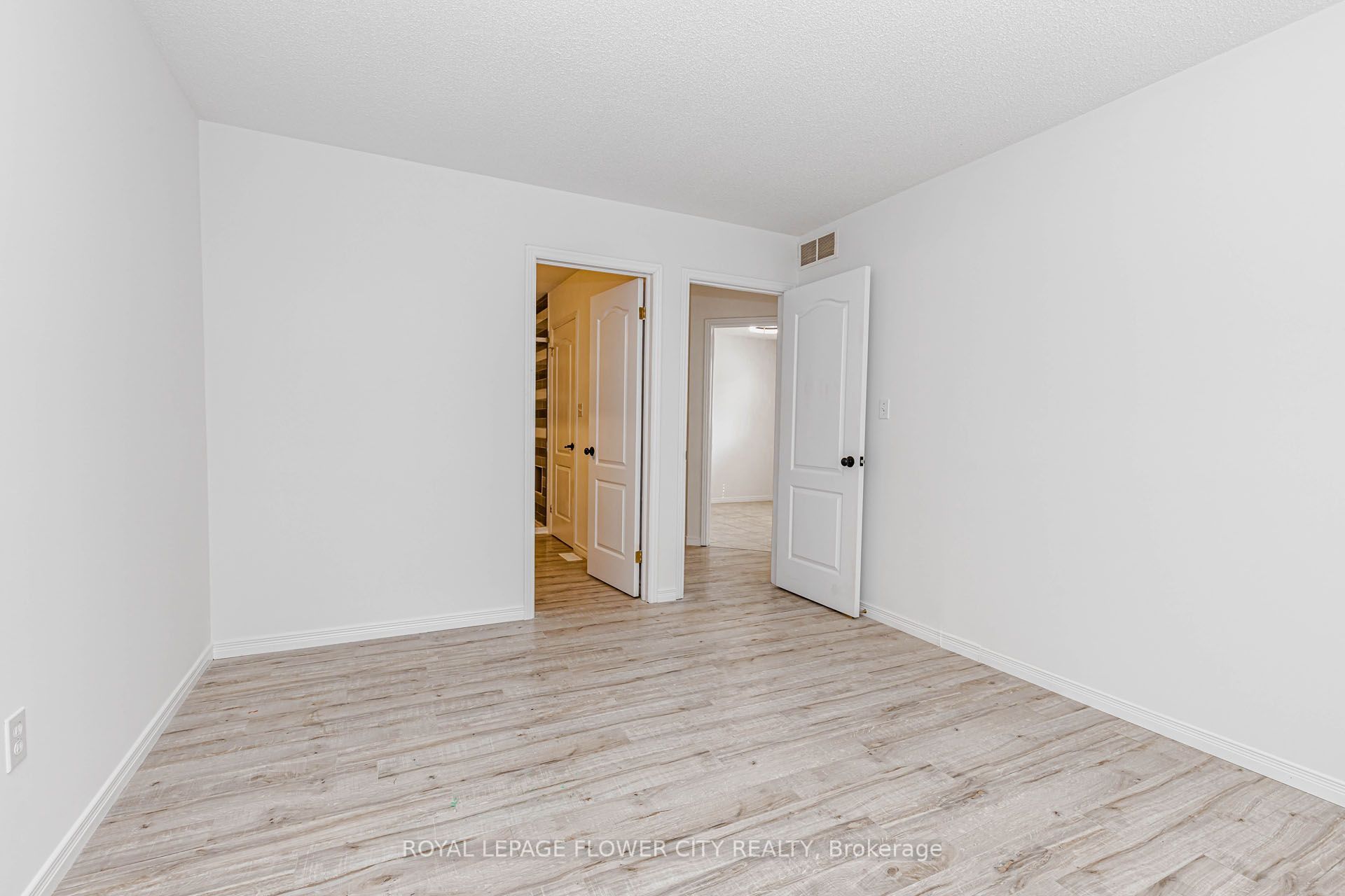 47 Queensway Drive Property Photo 24