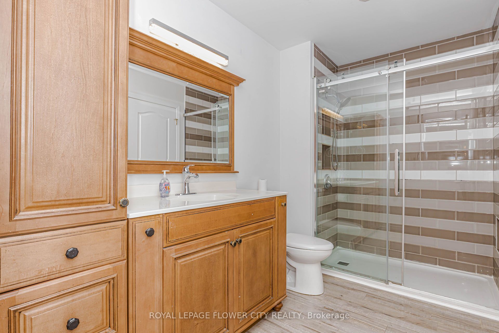 47 Queensway Drive Property Photo 33