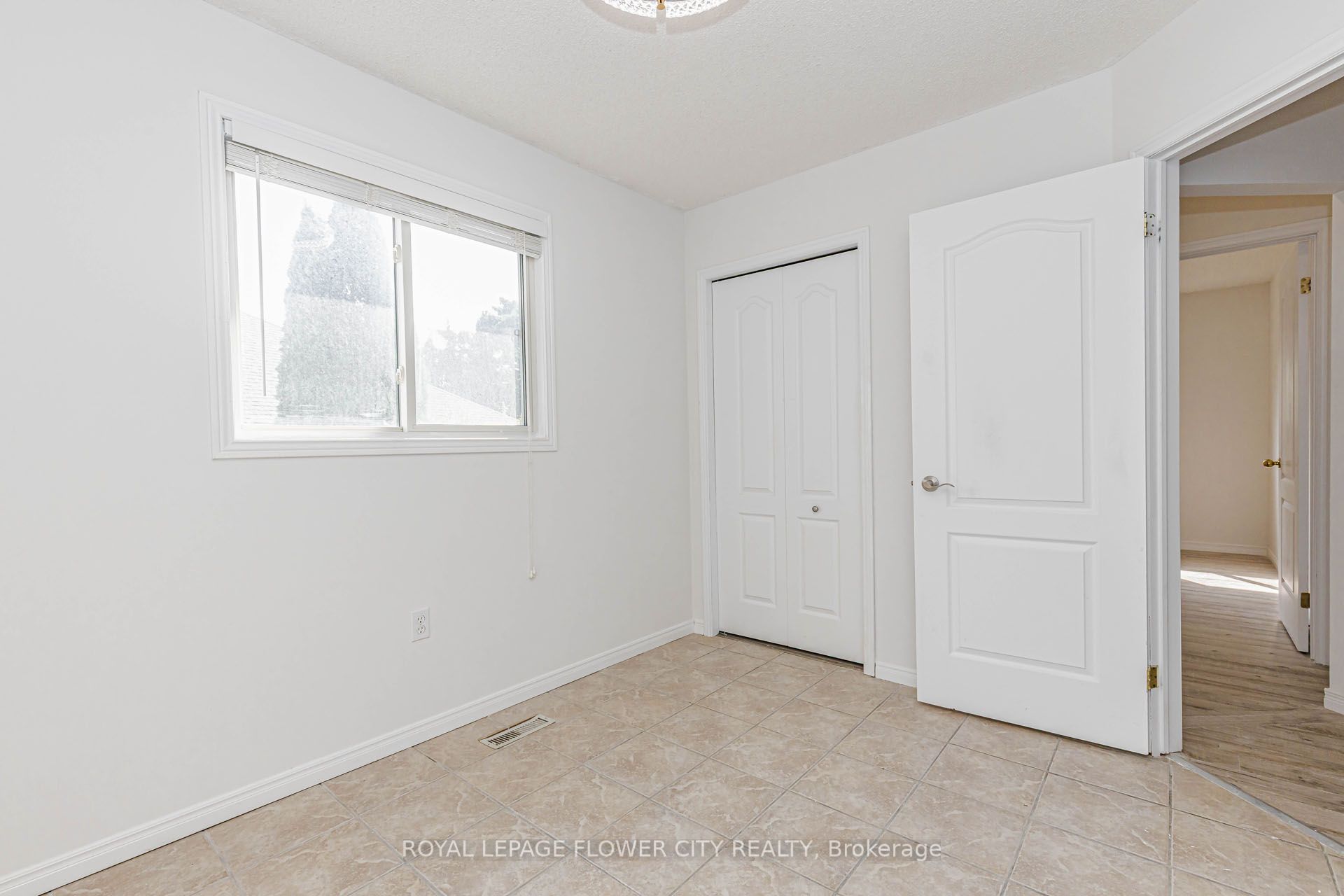 47 Queensway Drive Property Photo 36