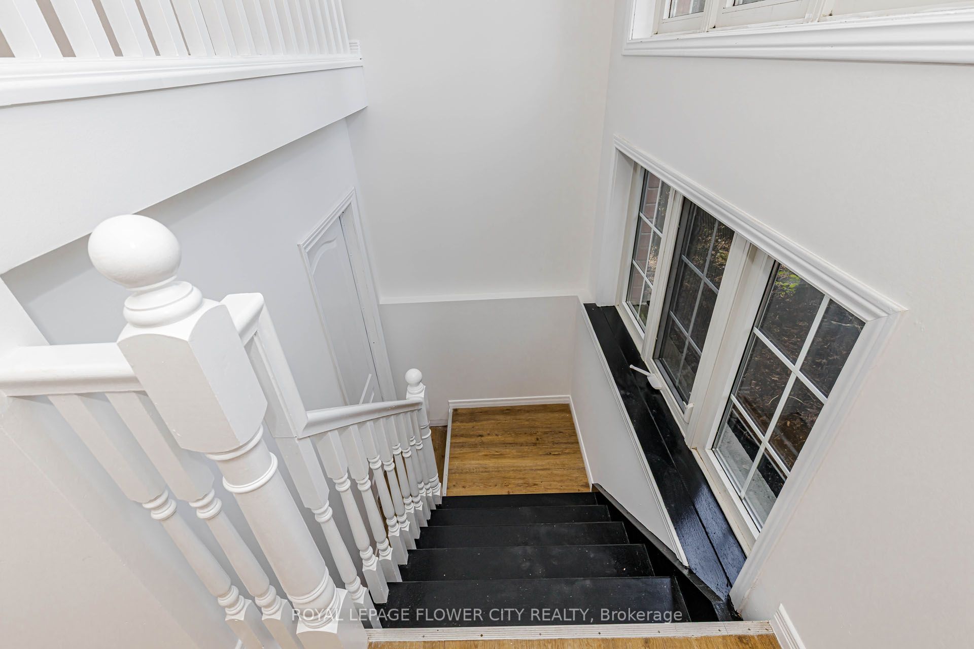 47 Queensway Drive Property Photo 40