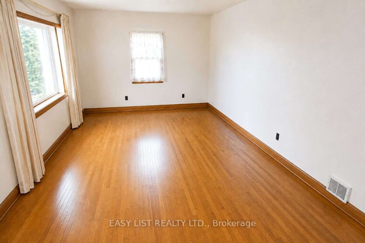 1860 Sturgeon Road Property Photo 4