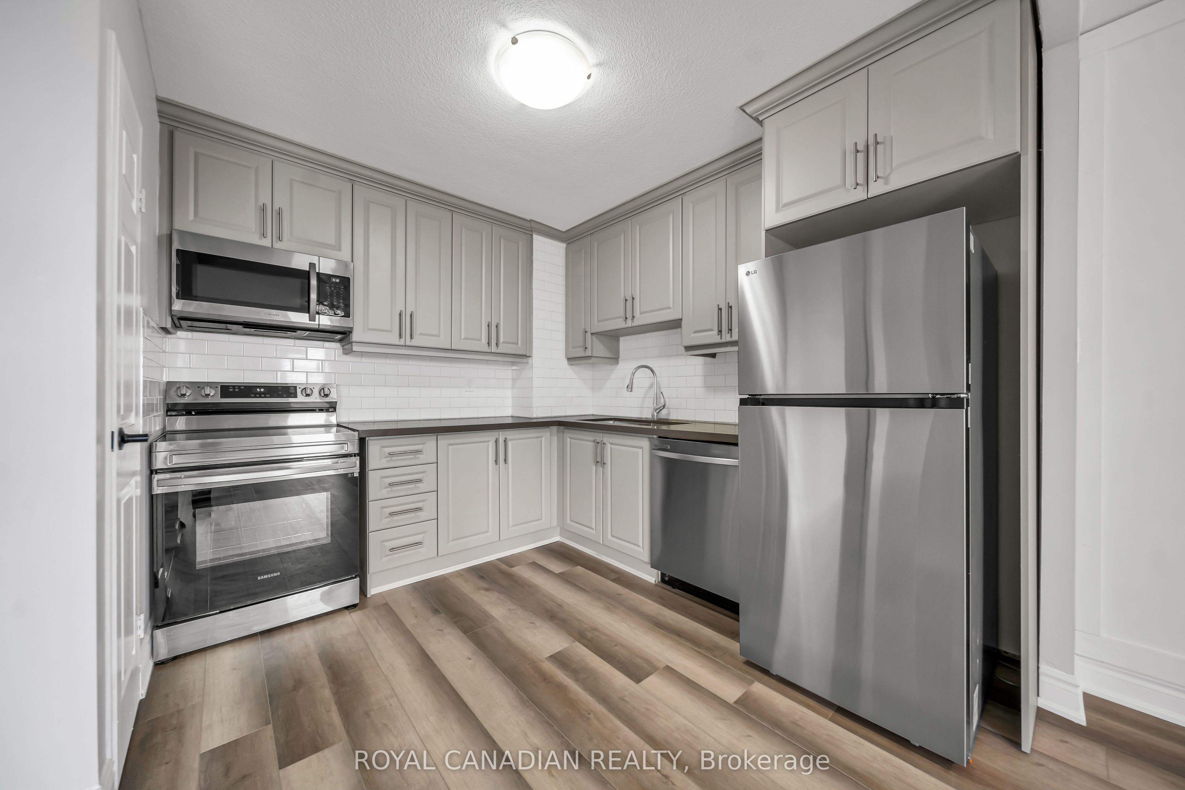 500 Green Road 701 Property Photo 22