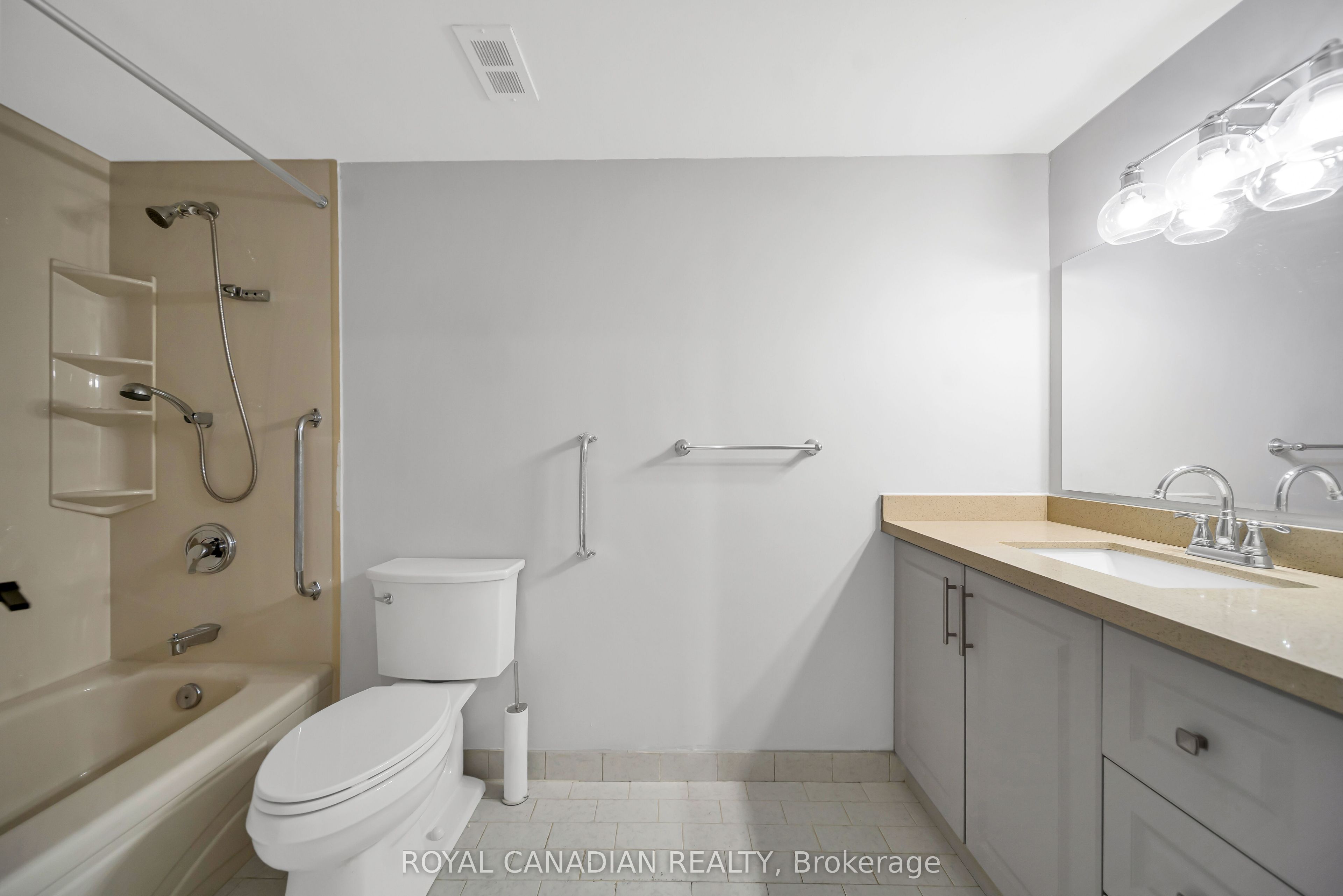 500 Green Road 701 Property Photo 37