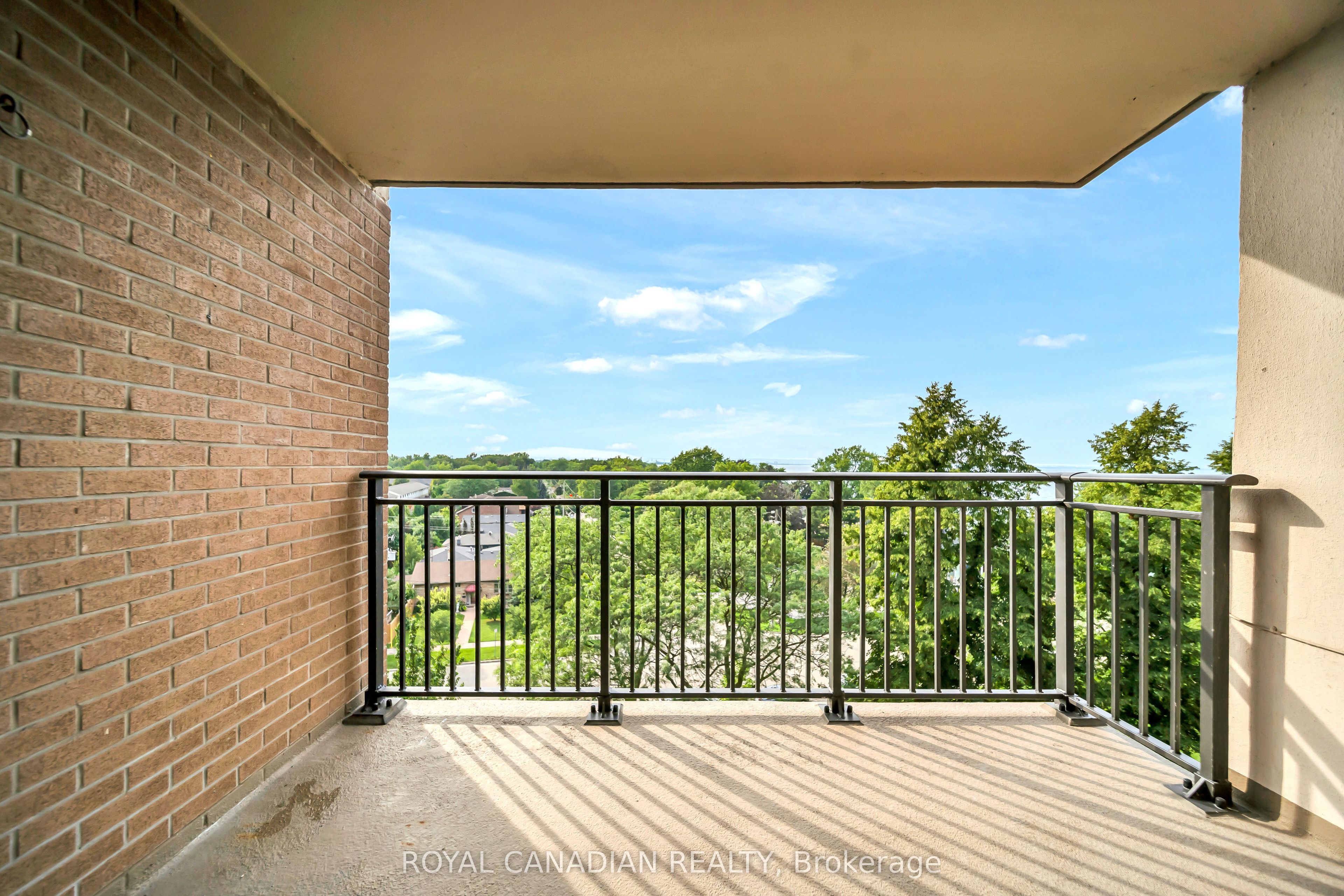 500 Green Road 701 Property Photo 38
