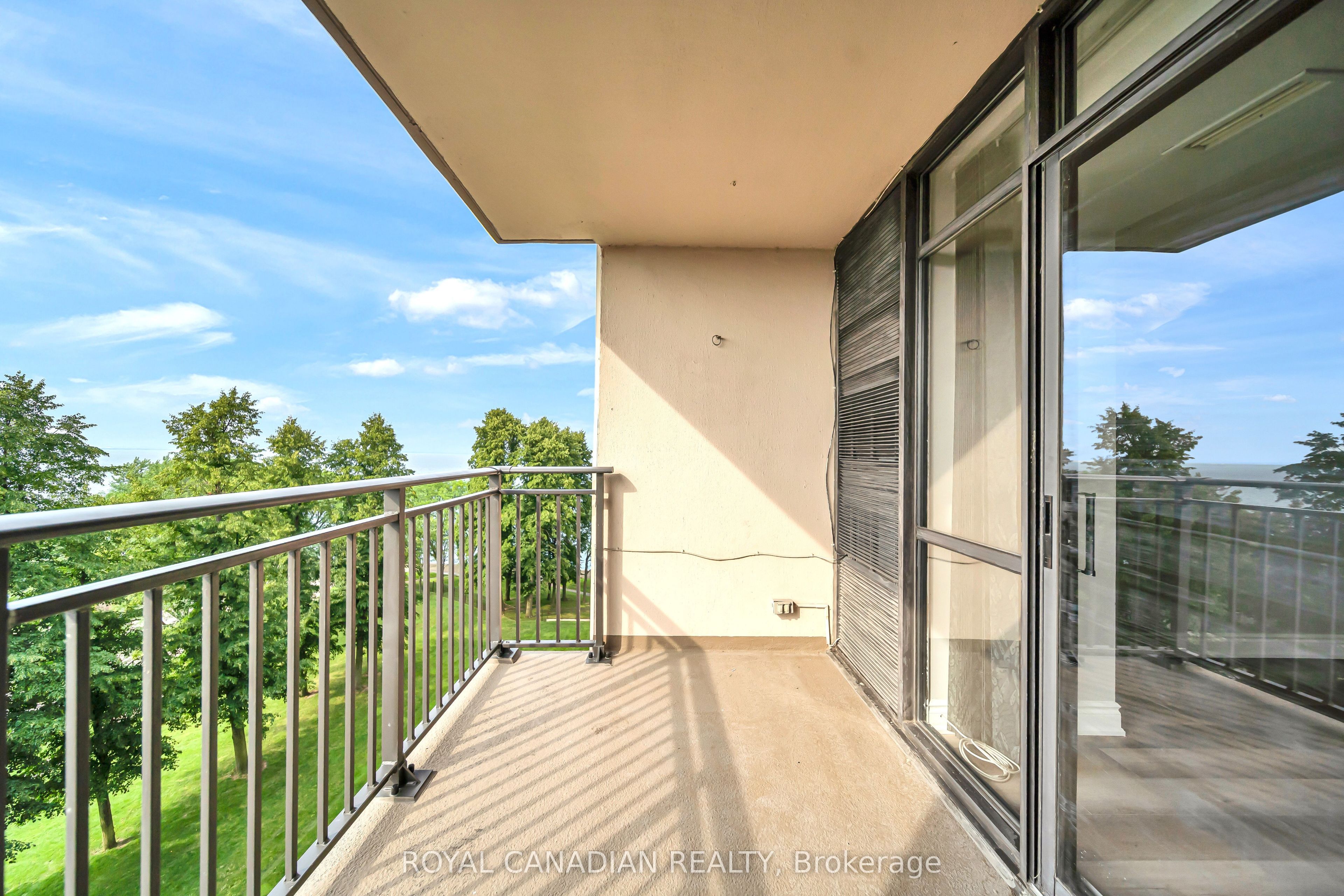 500 Green Road 701 Property Photo 39