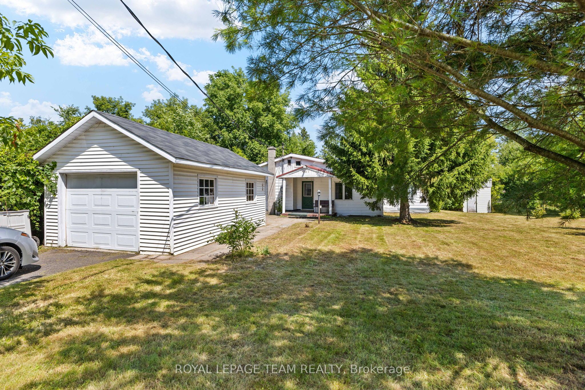 967 West Street W Property Photo 6