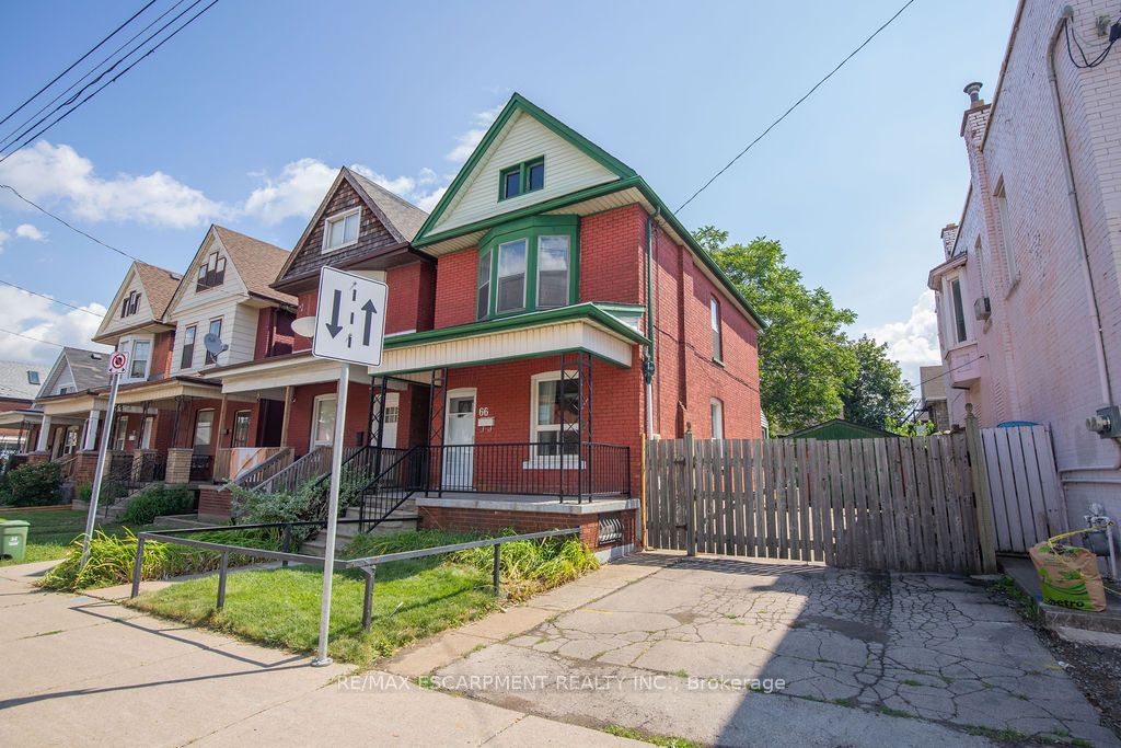 66 Sherman Avenue N Property Photo 4