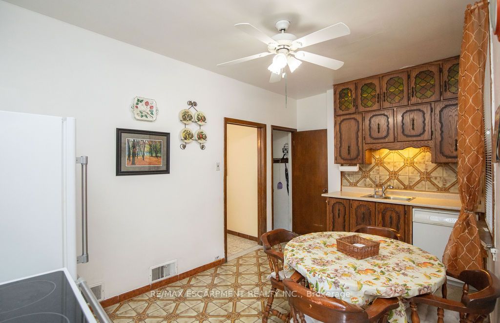 66 Sherman Avenue N Property Photo 16
