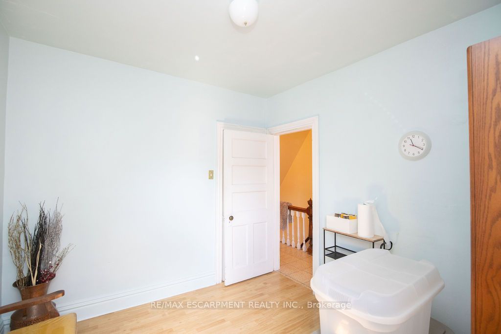66 Sherman Avenue N Property Photo 20