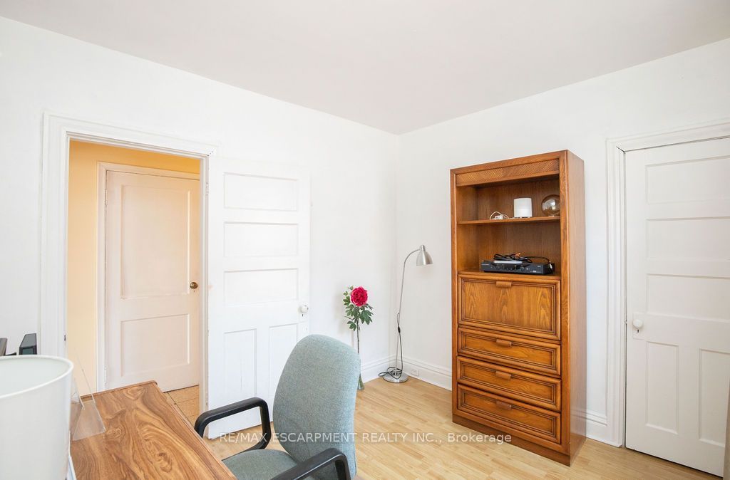66 Sherman Avenue N Property Photo 21