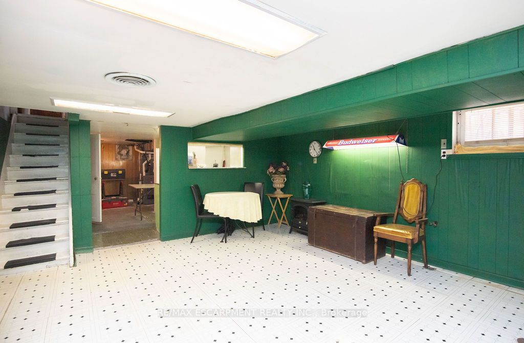 66 Sherman Avenue N Property Photo 29