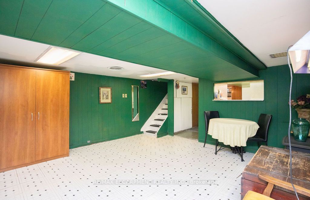 66 Sherman Avenue N Property Photo 31