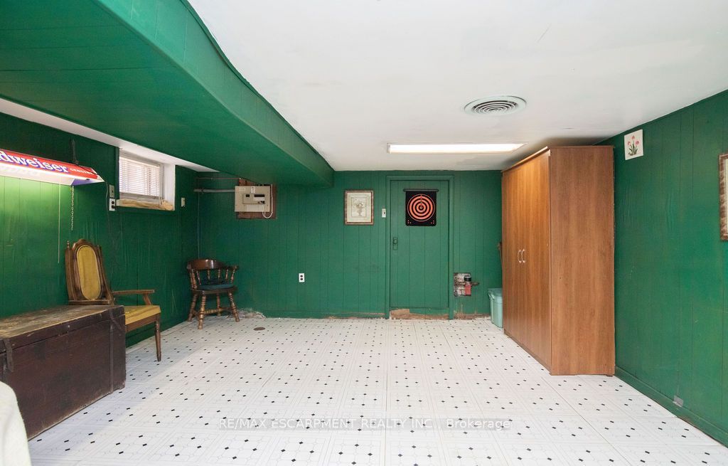 66 Sherman Avenue N Property Photo 32