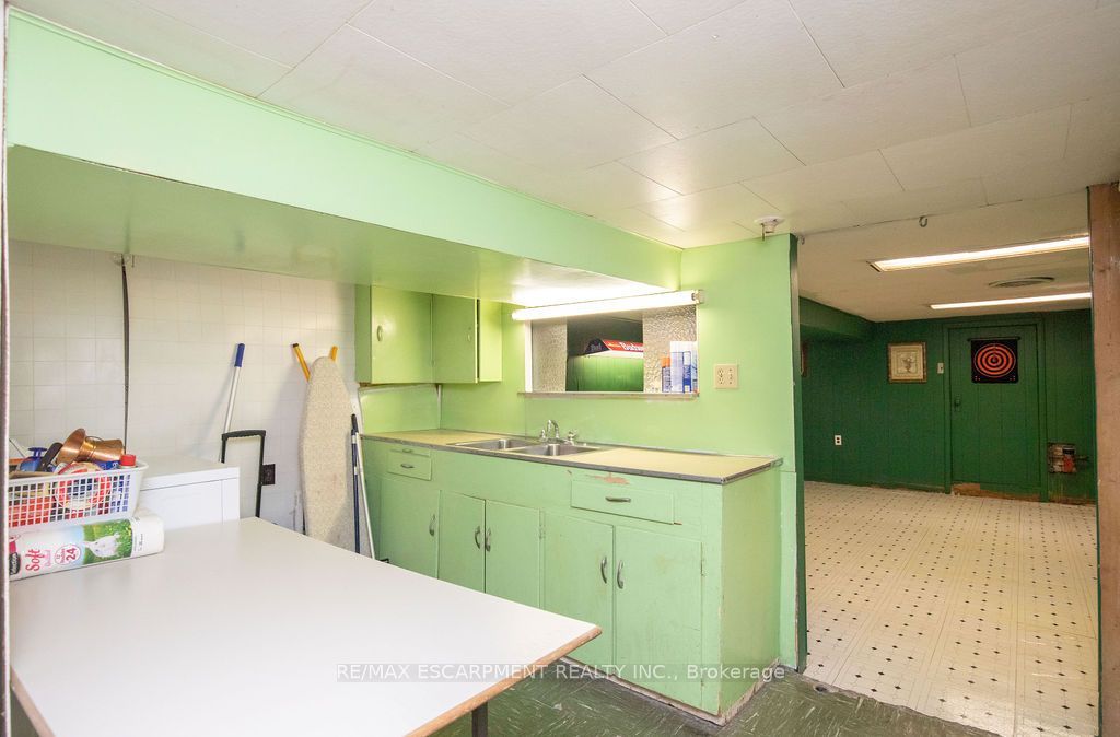 66 Sherman Avenue N Property Photo 35