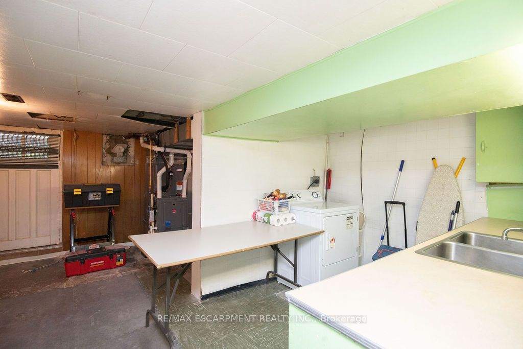 66 Sherman Avenue N Property Photo 36