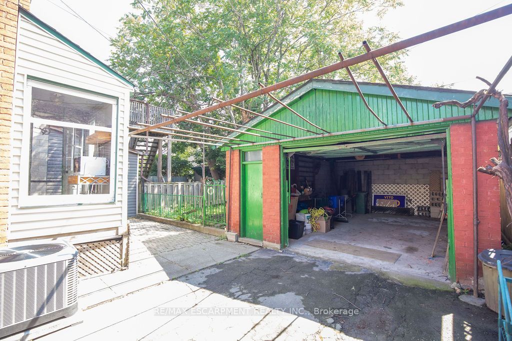 66 Sherman Avenue N Property Photo 42
