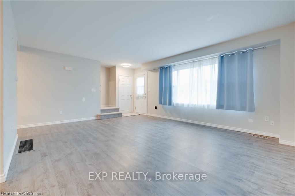 78 Bee Street 8 Property Photo 3