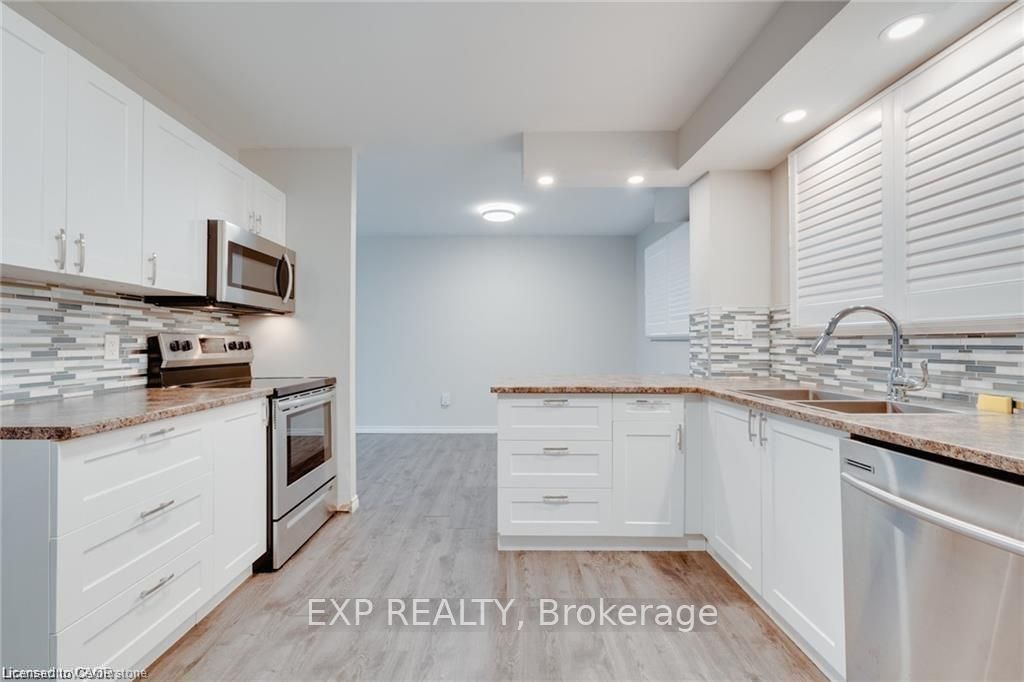 78 Bee Street 8 Property Photo 6