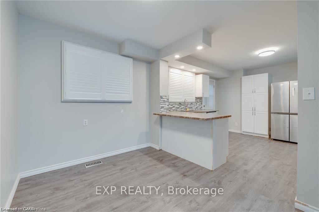 78 Bee Street 8 Property Photo 8