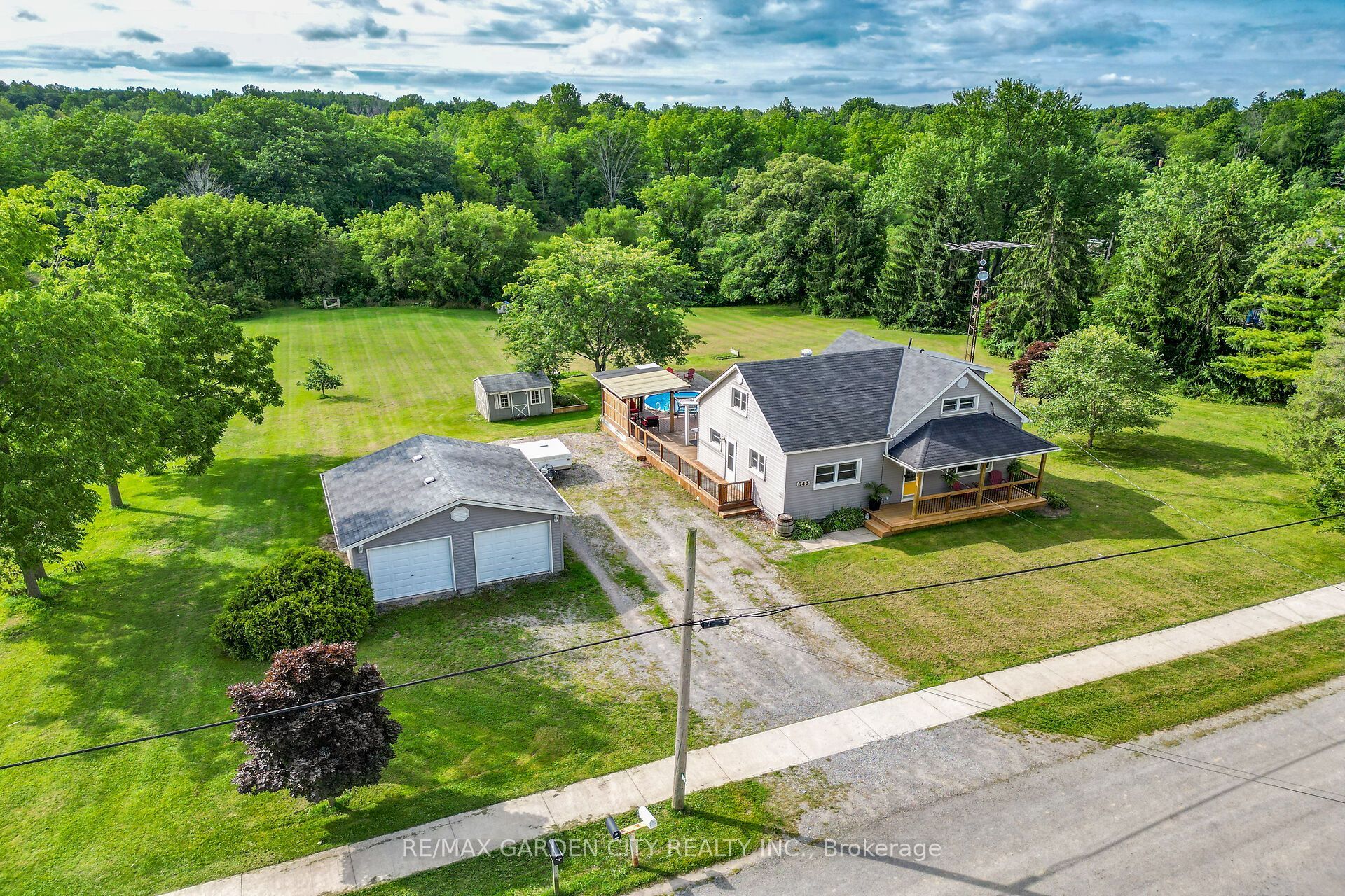 843 Lyons Creek Road Property Photo 1