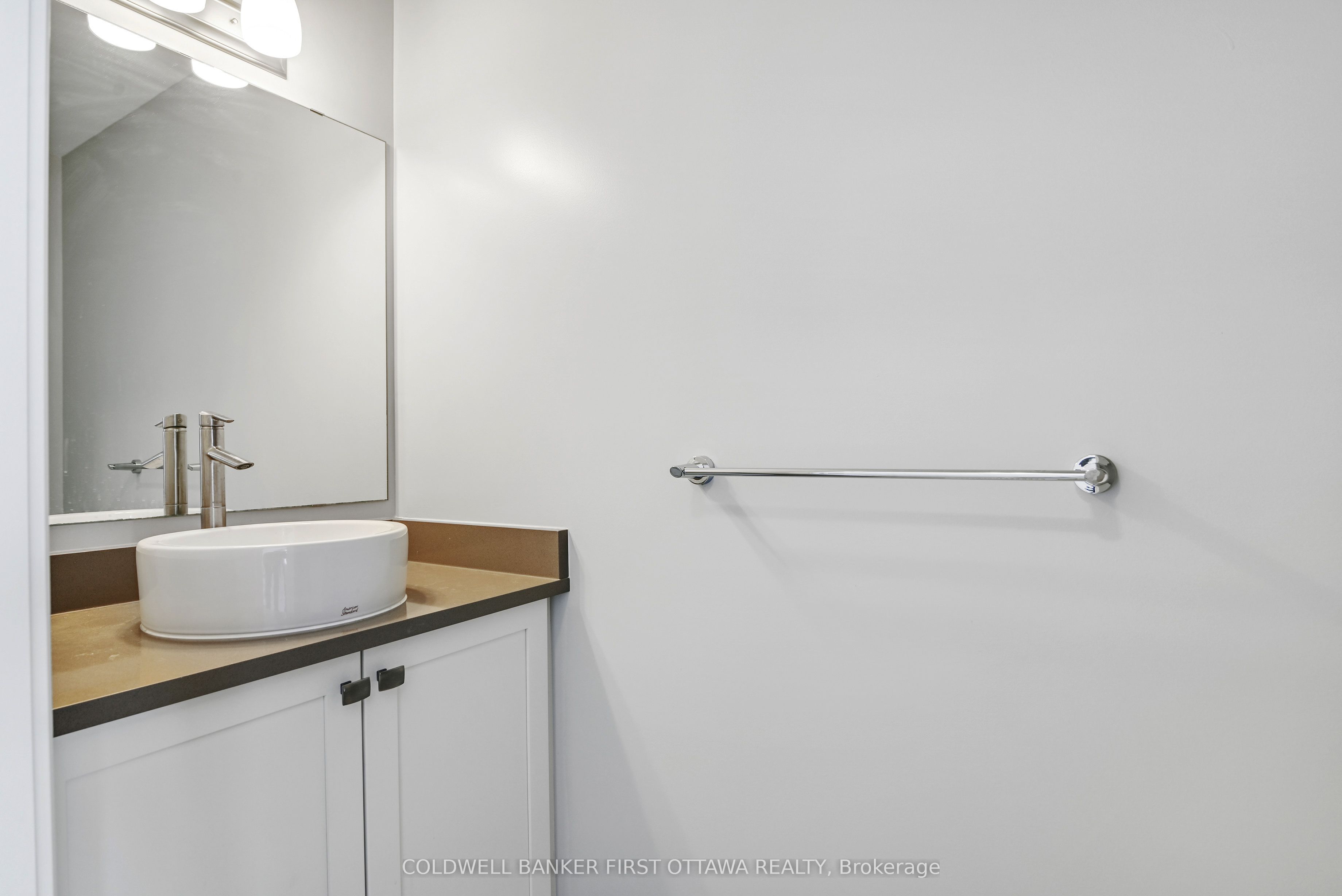 1042 Cobble Hill Drive Property Photo 6