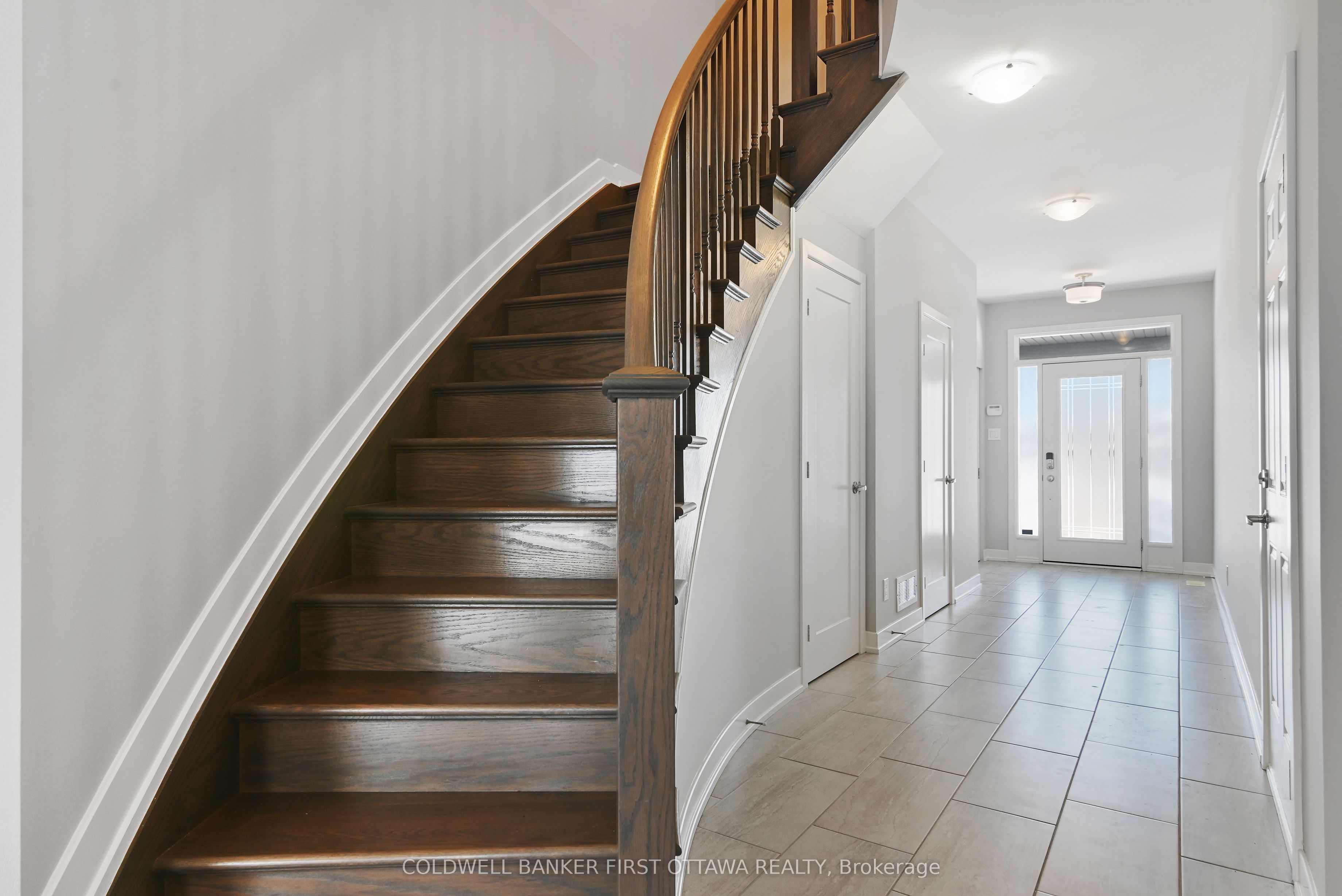 1042 Cobble Hill Drive Property Photo 7