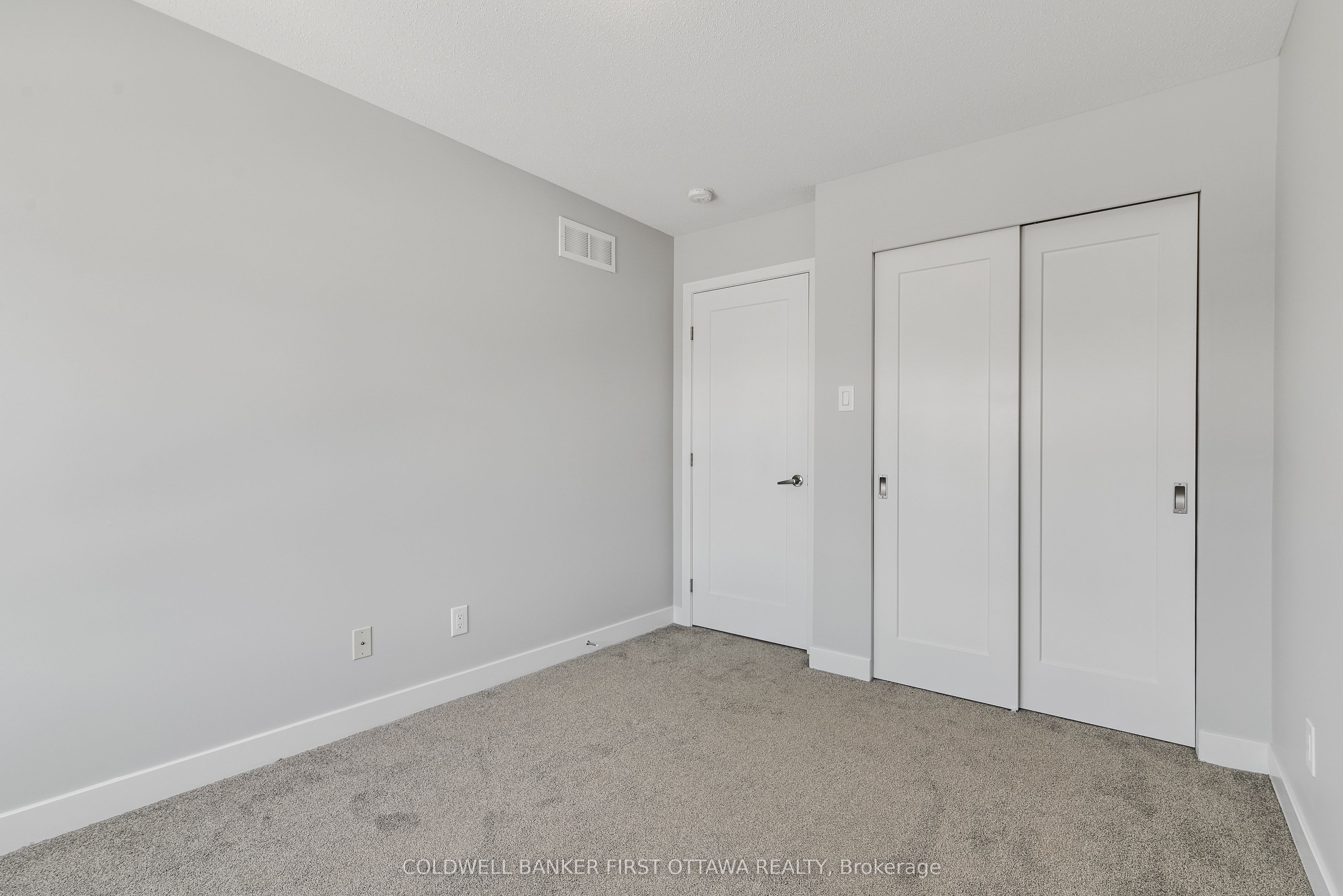 1042 Cobble Hill Drive Property Photo 17