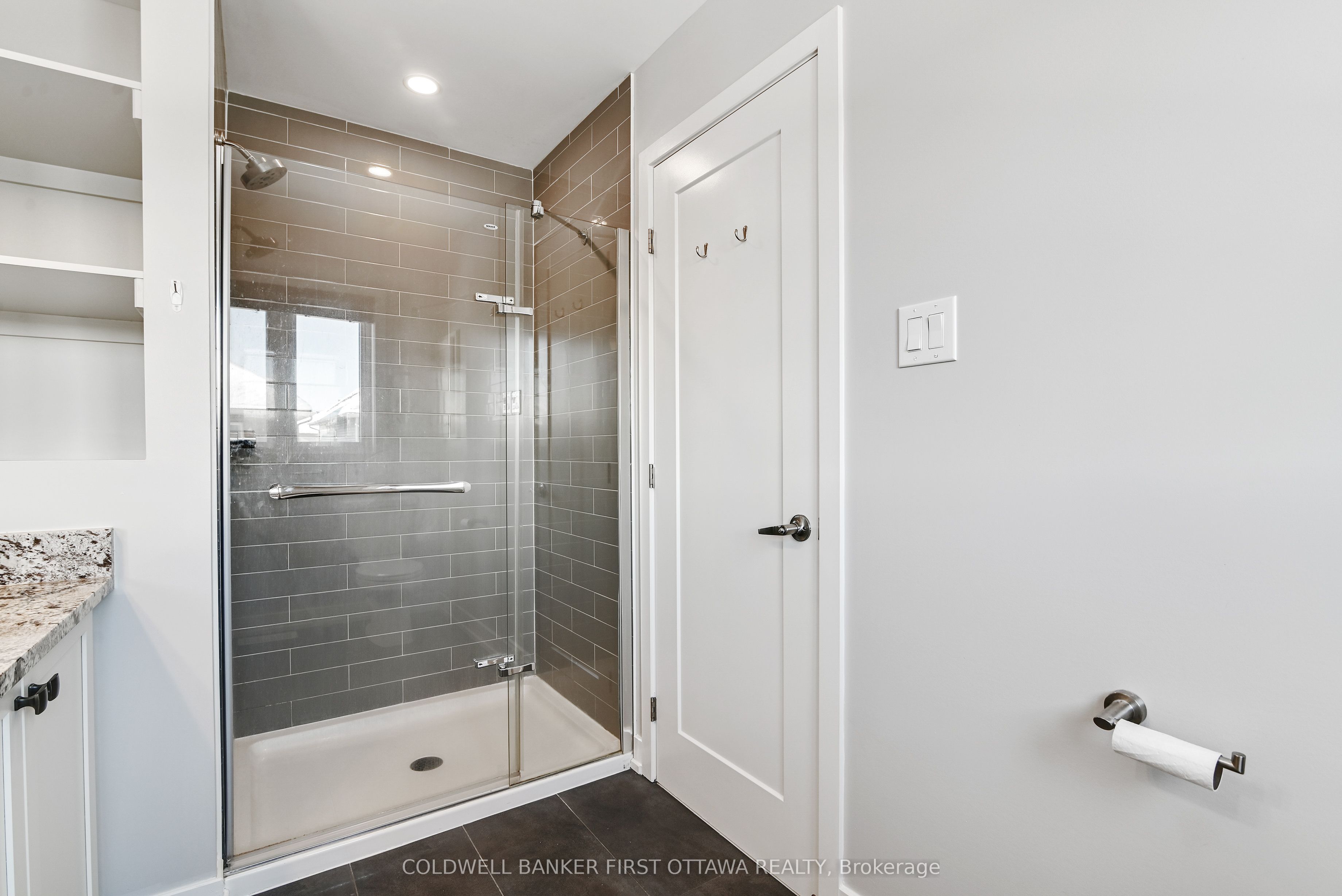 1042 Cobble Hill Drive Property Photo 23