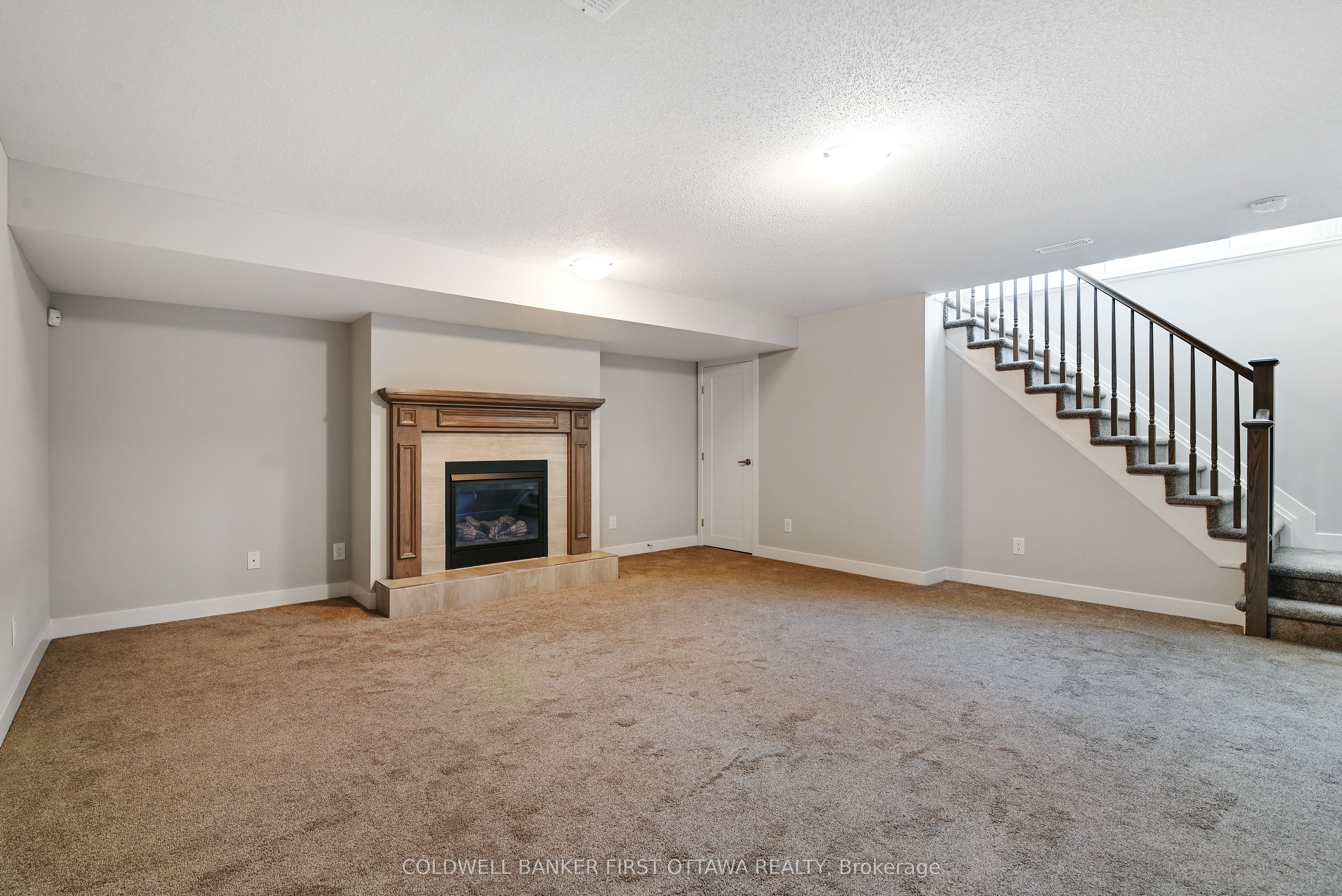 1042 Cobble Hill Drive Property Photo 25