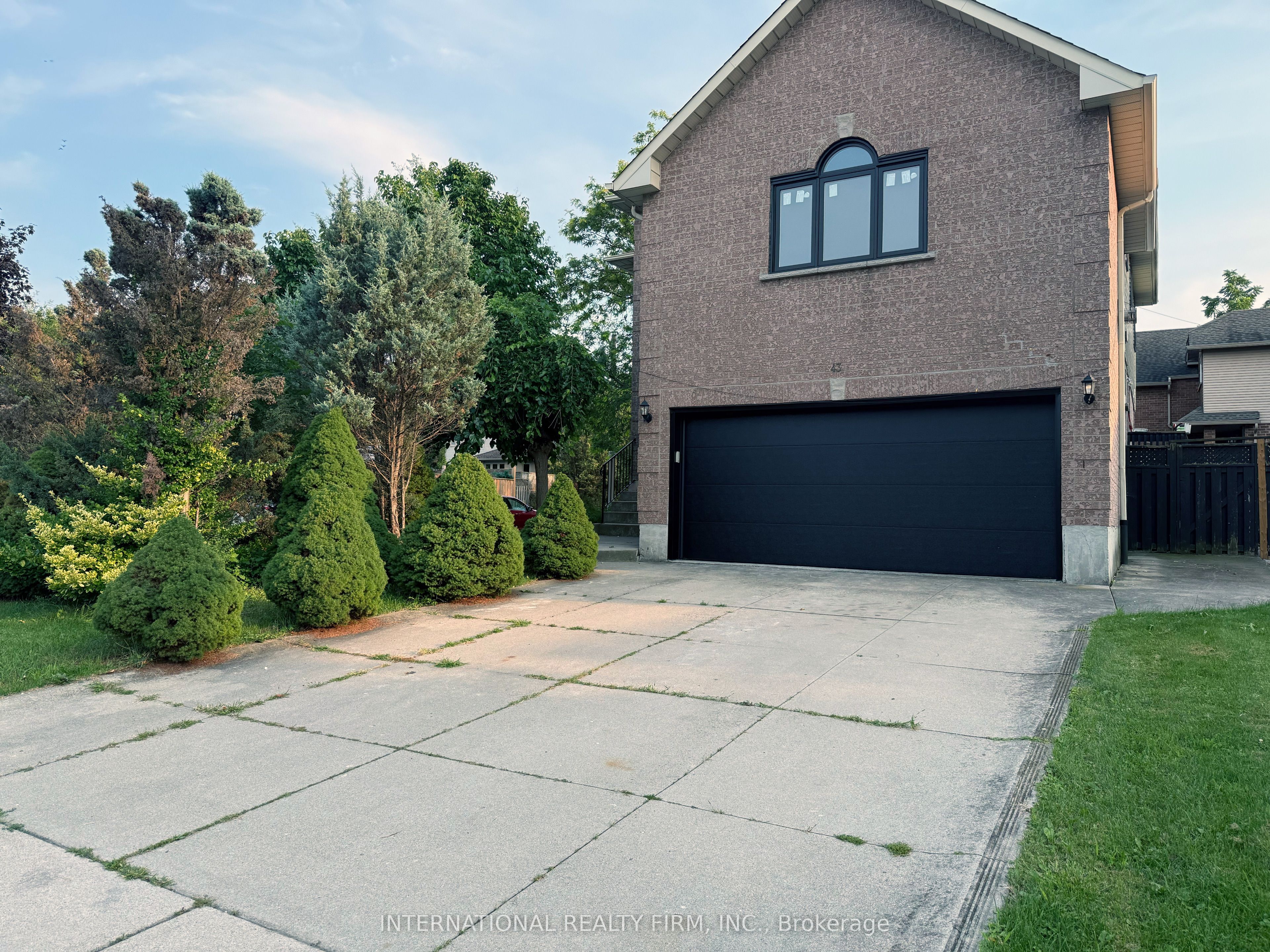 43 Falconridge Drive Property Photo 1