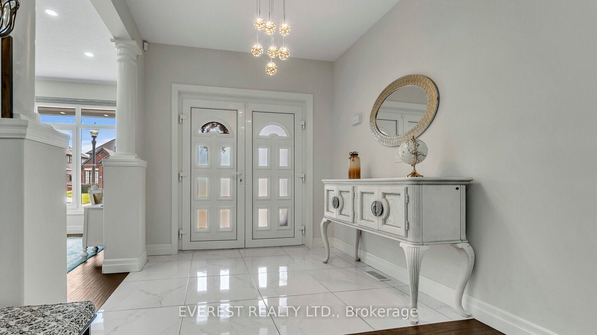 2016 Maddex Way Property Photo 4