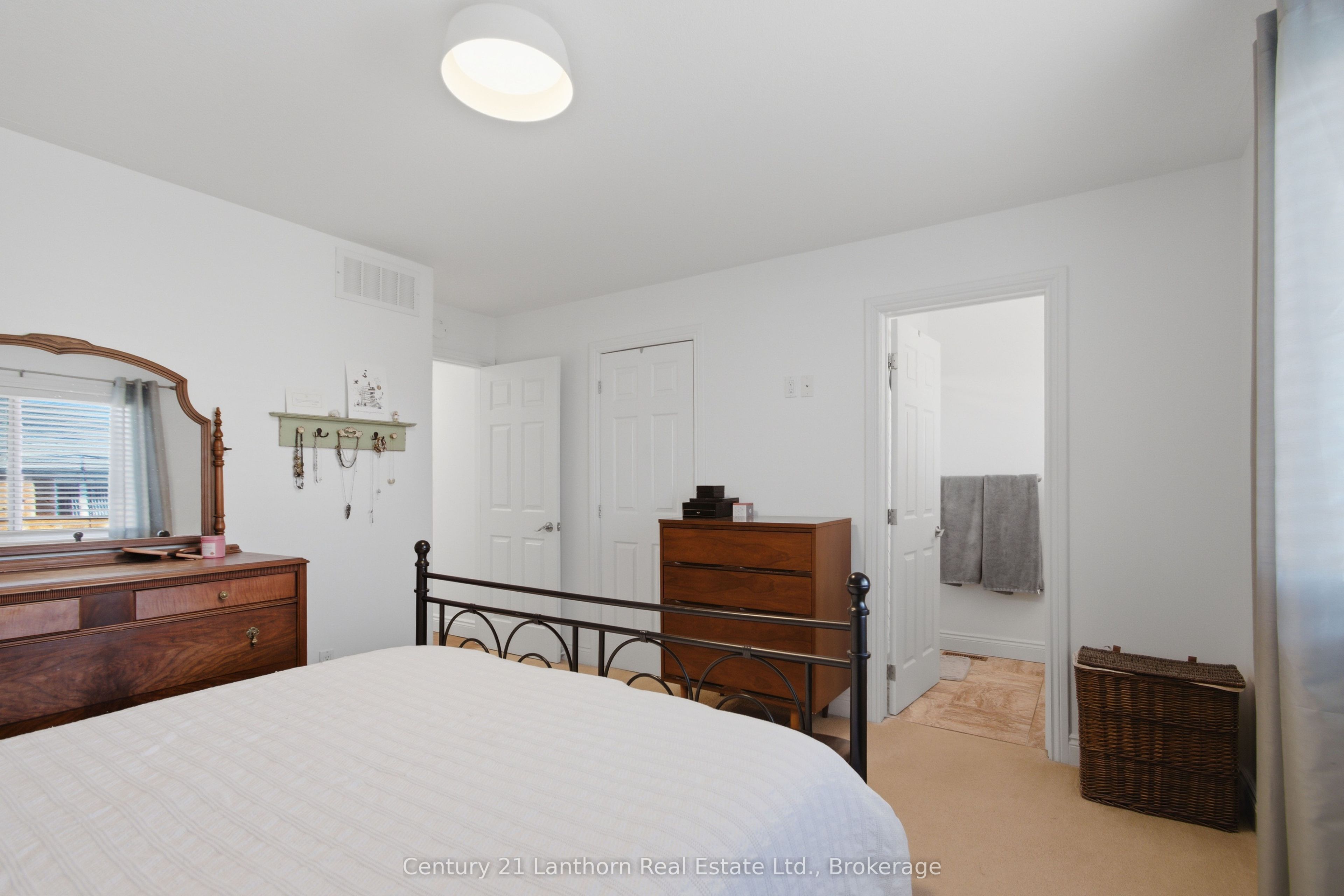 28 Hickory Grove Property Photo 19
