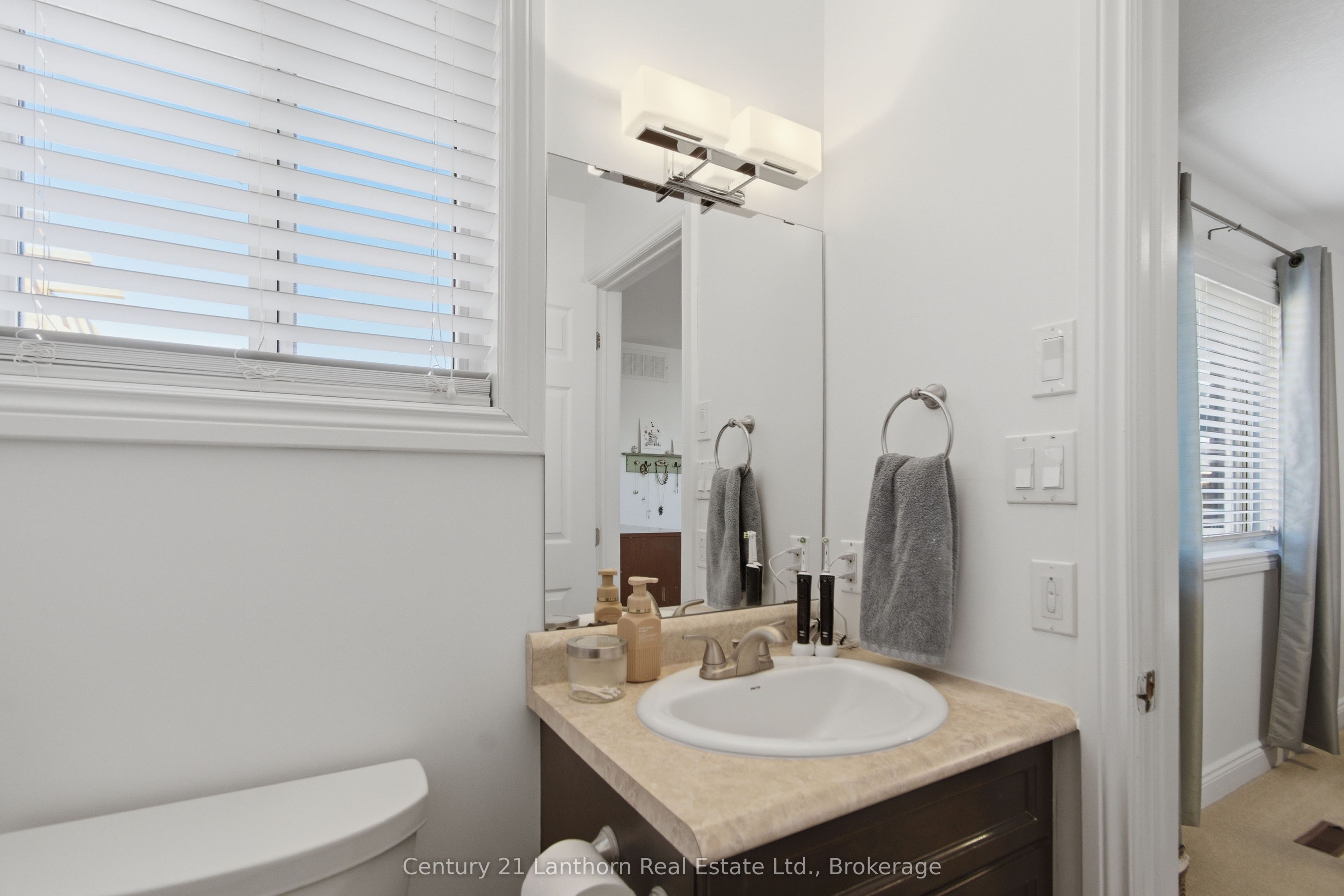 28 Hickory Grove Property Photo 20