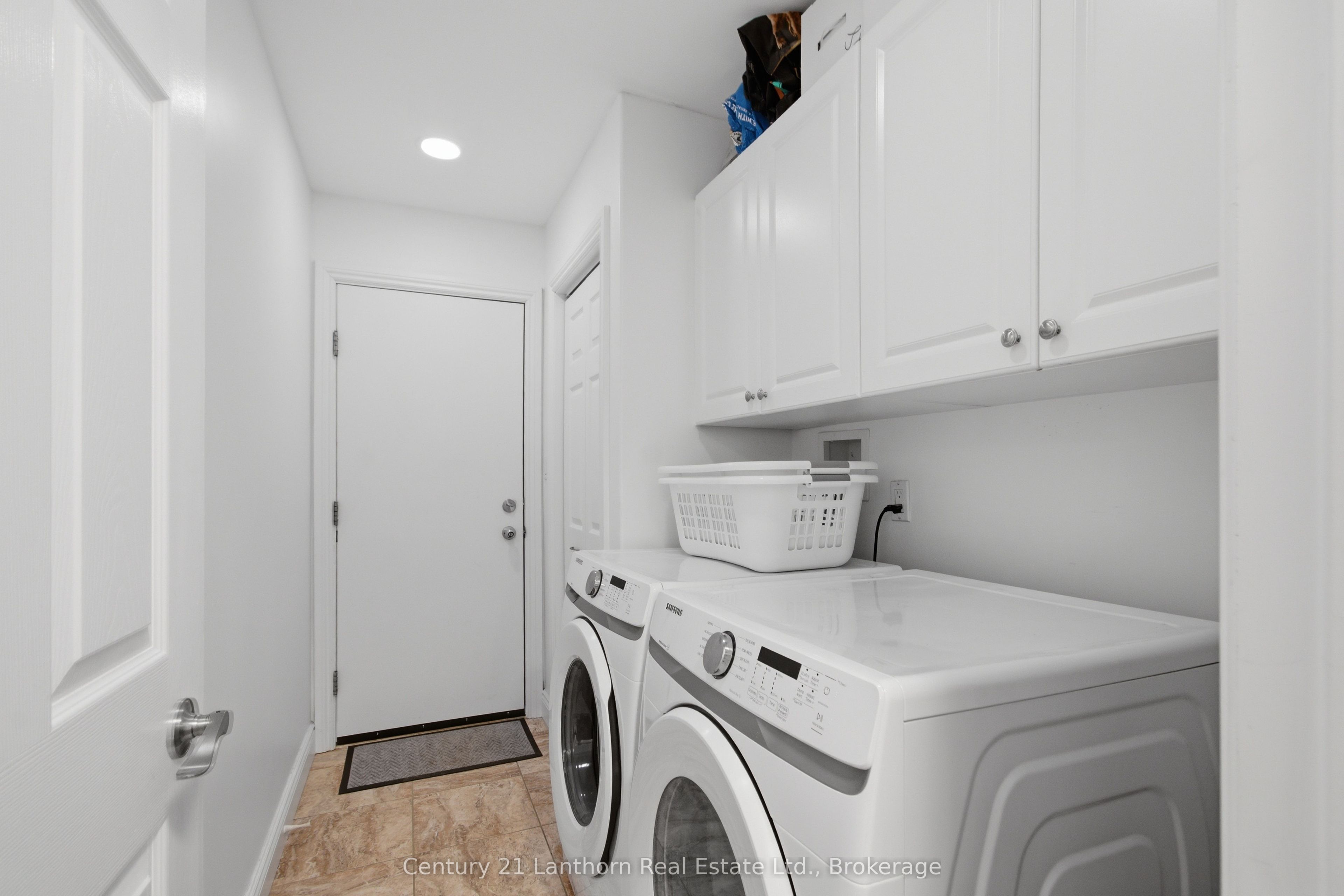 28 Hickory Grove Property Photo 23