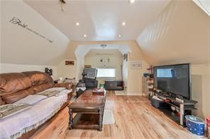 139 Balsam Avenue S Property Photo 15