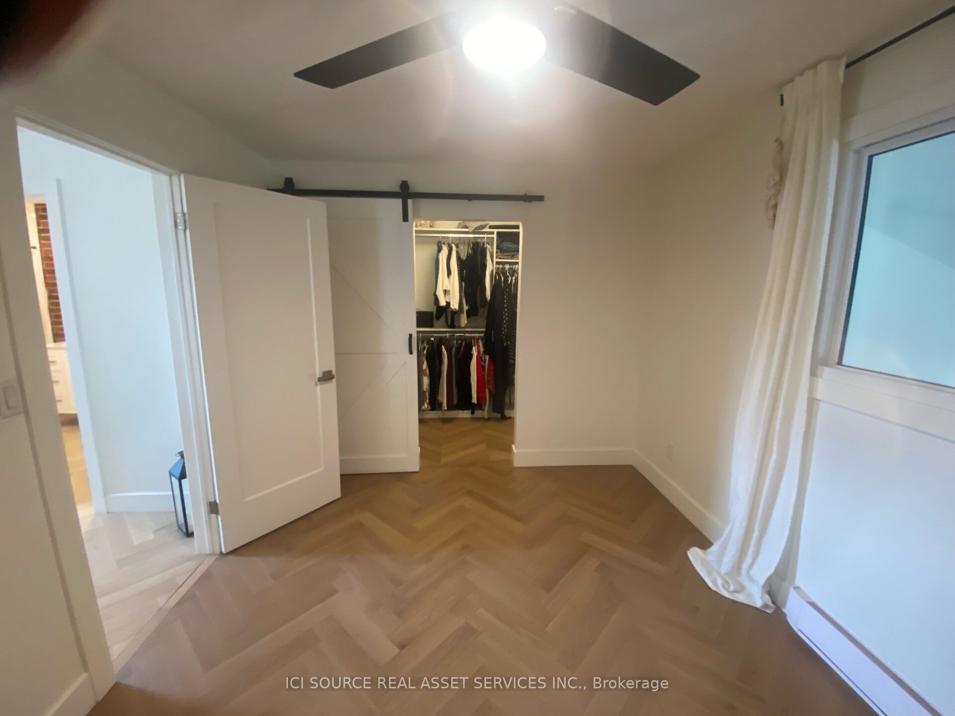 27 Arthur Street W Property Photo 12