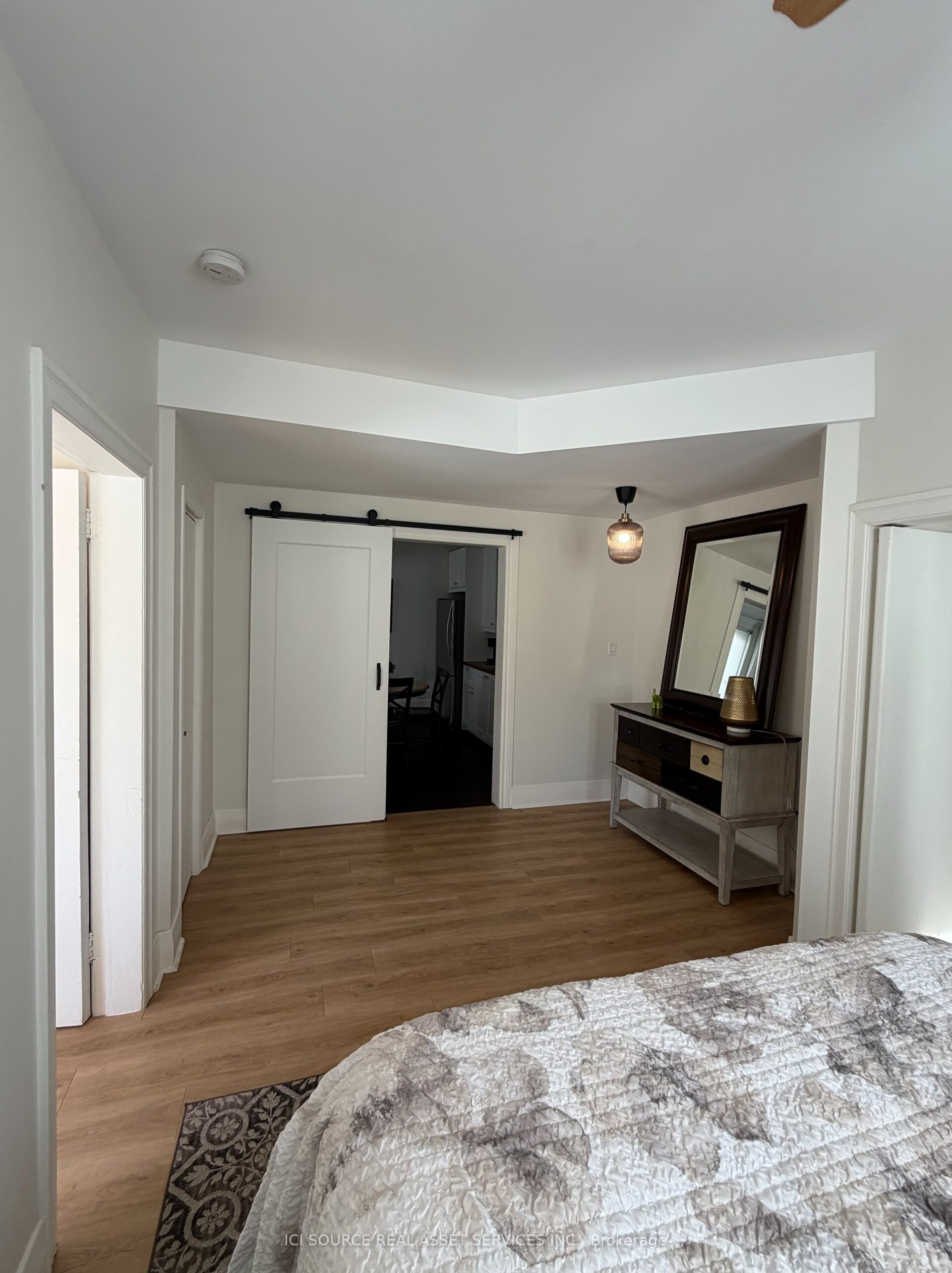 27 Arthur Street W Property Photo 18