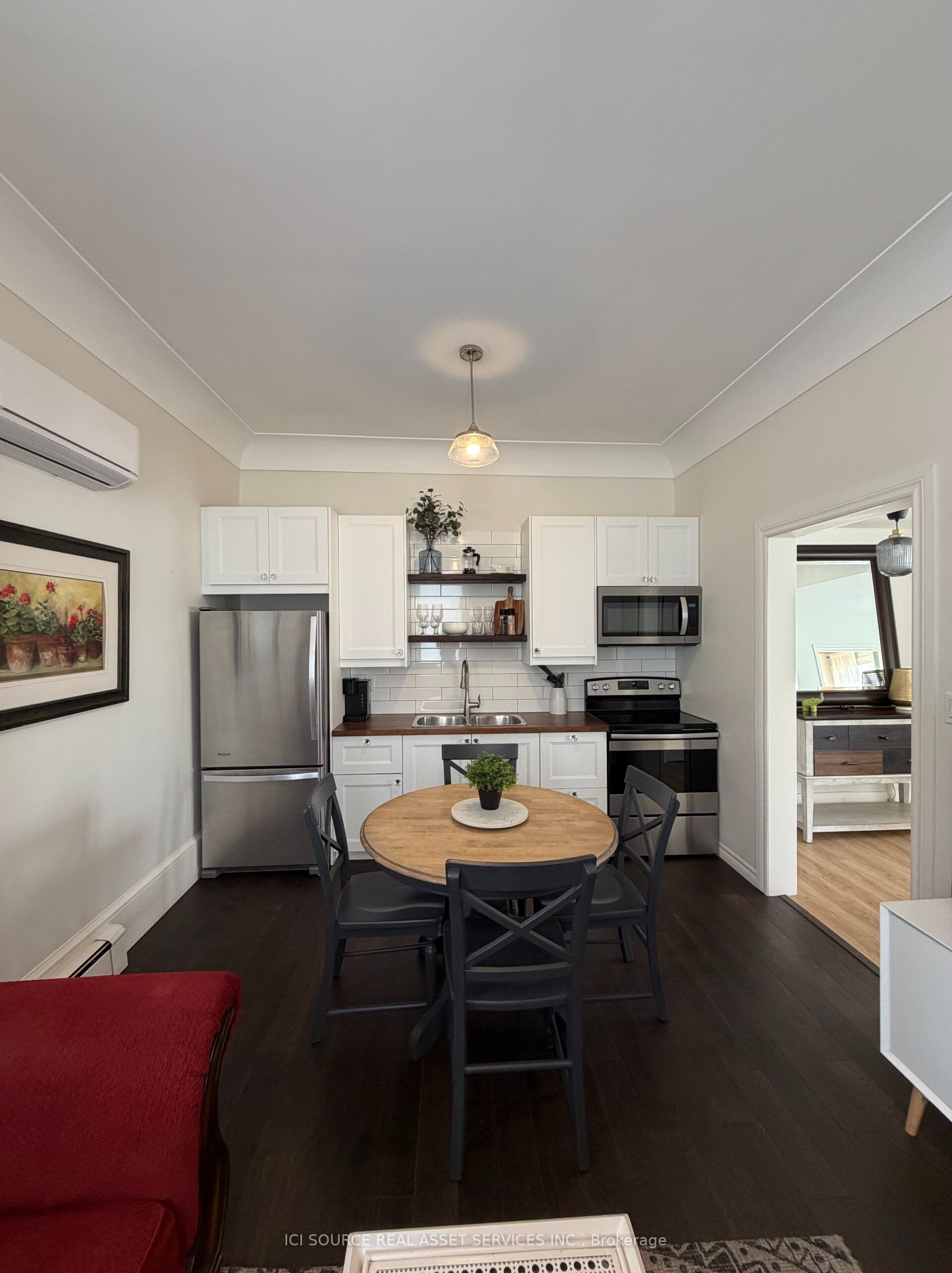 27 Arthur Street W Property Photo 20