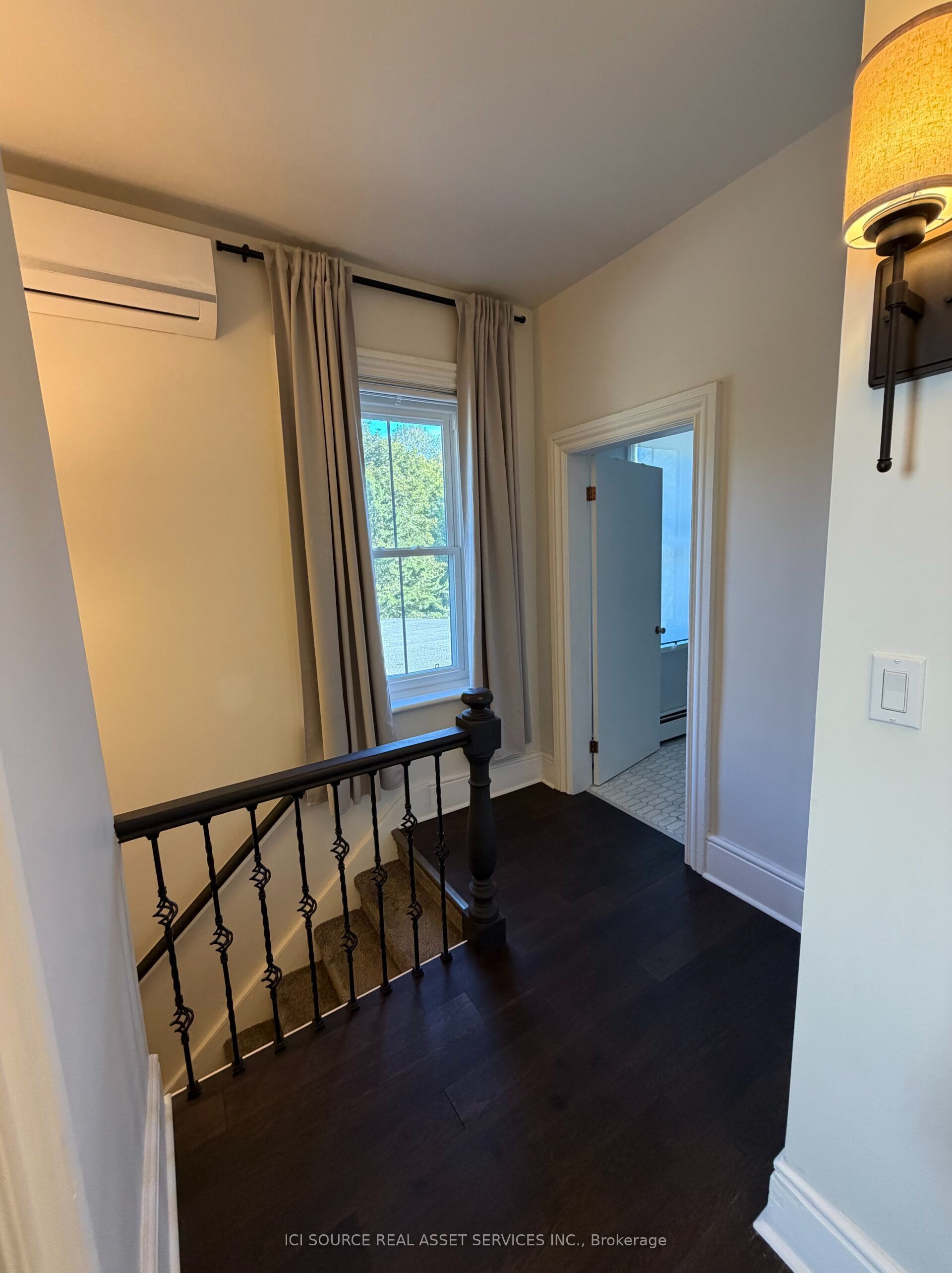 27 Arthur Street W Property Photo 30