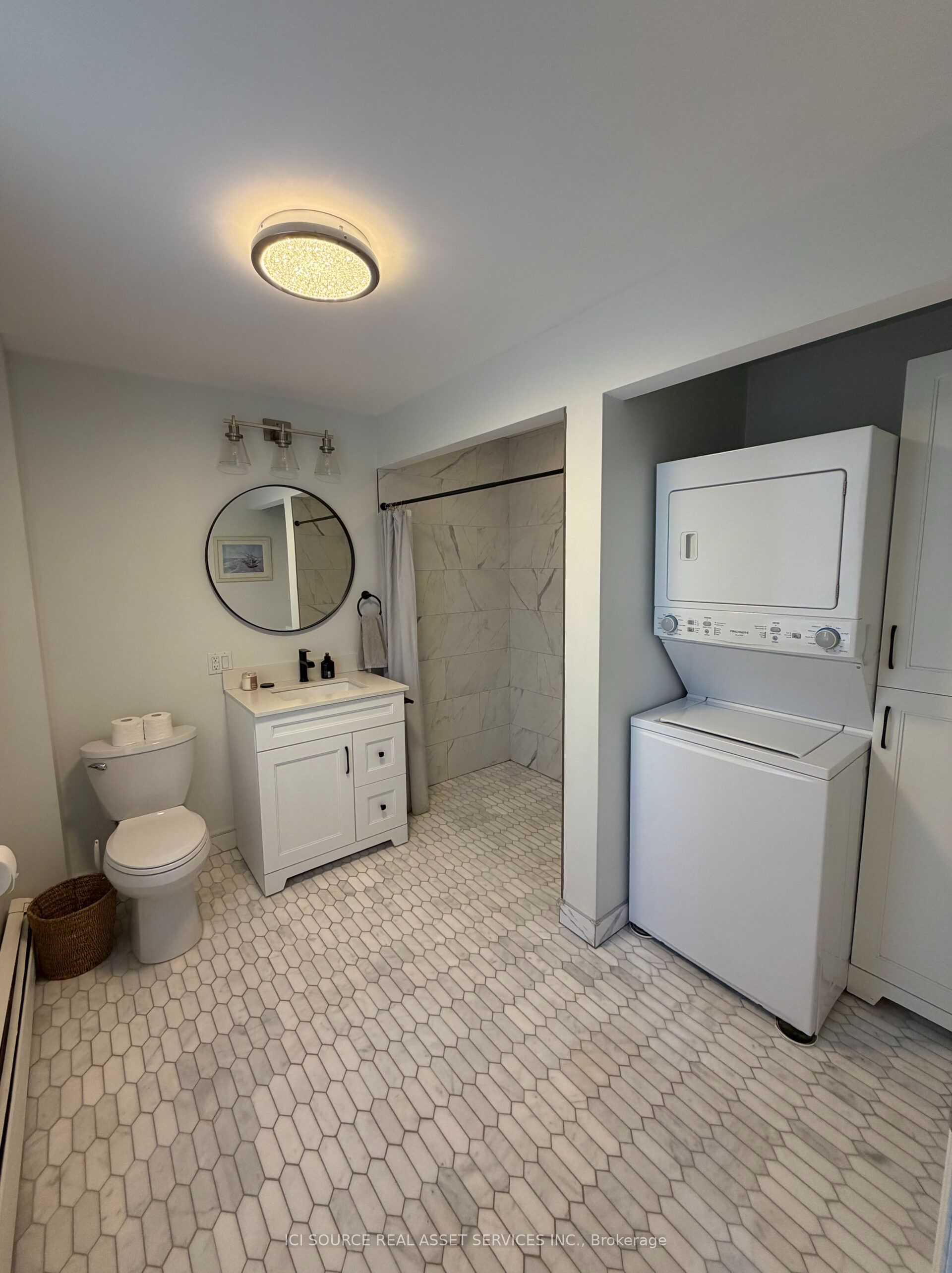 27 Arthur Street W Property Photo 36